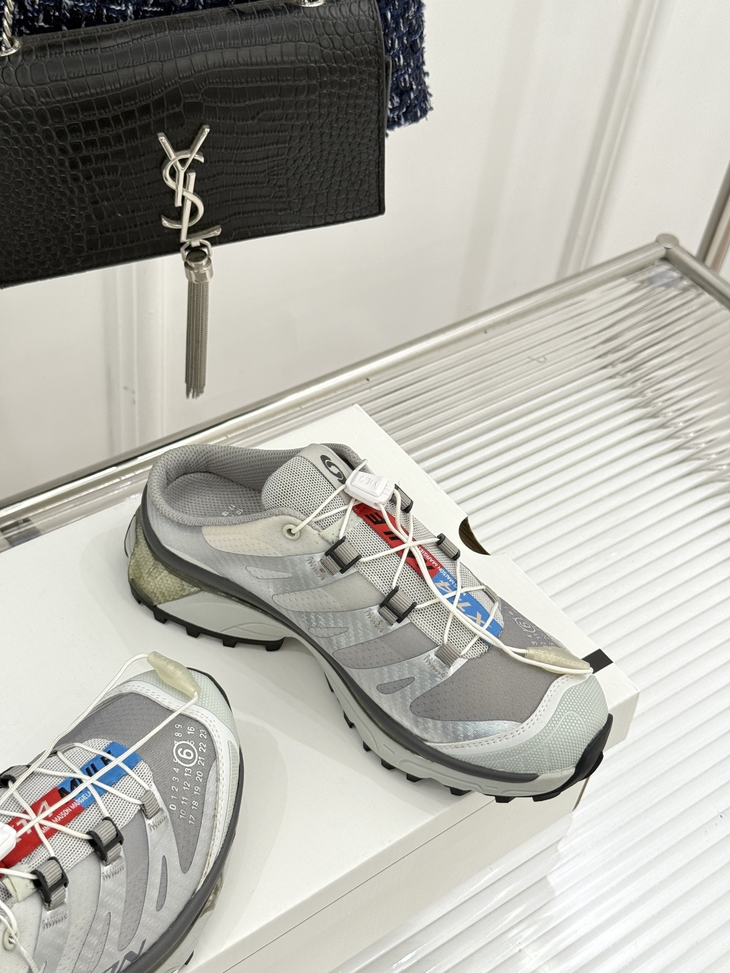 SALOMON x MM6 XT-4 mule情侣款机能休闲运动鞋自从入手它 我鞋柜里其他鞋都失宠了。这