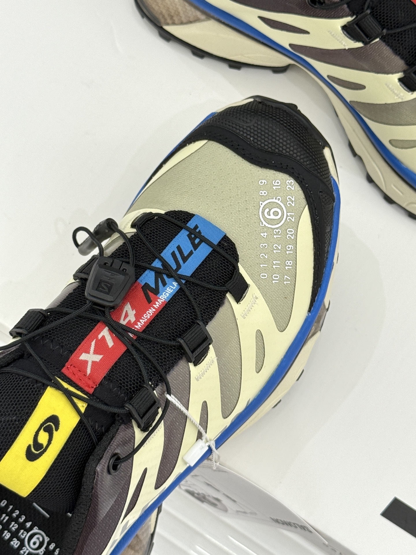 SALOMON x MM6 XT-4 mule情侣款机能休闲运动鞋自从入手它 我鞋柜里其他鞋都失宠了。这