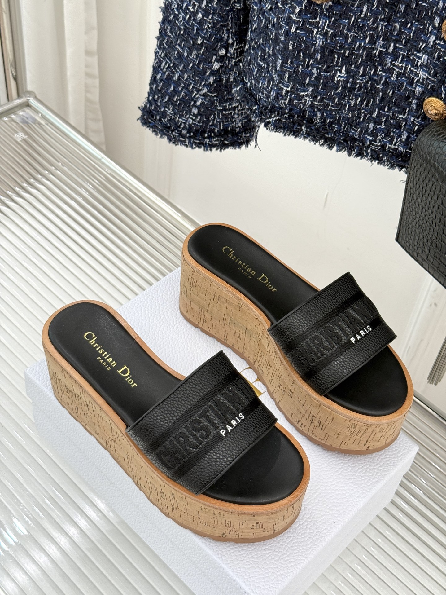 Dior/迪奥25WF新品字母刺绣木纹厚底拖鞋CD标志刺绣醒目吸睛 一眼锁定D家格调厚鞋底融合木质 橡胶