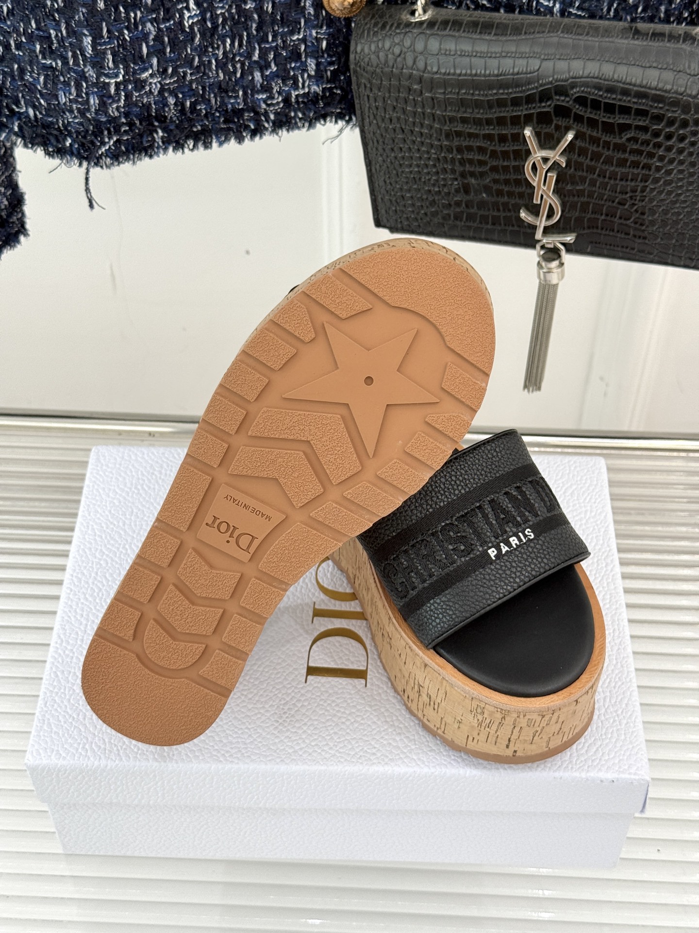 Dior/迪奥25WF新品字母刺绣木纹厚底拖鞋CD标志刺绣醒目吸睛 一眼锁定D家格调厚鞋底融合木质 橡胶