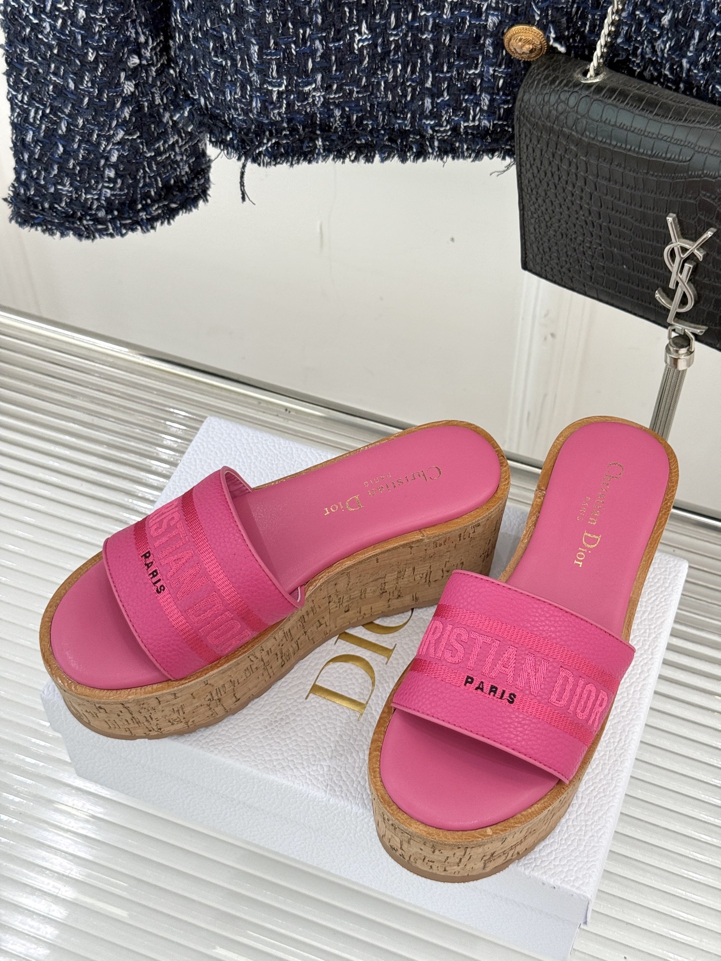 Dior/迪奥25WF新品字母刺绣木纹厚底拖鞋CD标志刺绣醒目吸睛 一眼锁定D家格调厚鞋底融合木质 橡胶