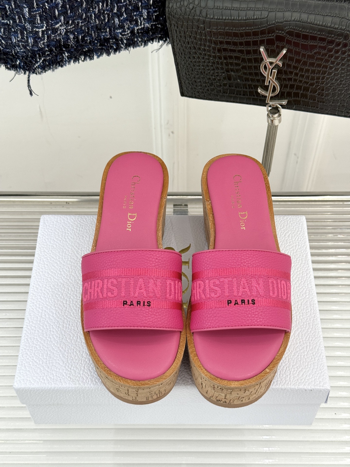 Dior/迪奥25WF新品字母刺绣木纹厚底拖鞋CD标志刺绣醒目吸睛 一眼锁定D家格调厚鞋底融合木质 橡胶