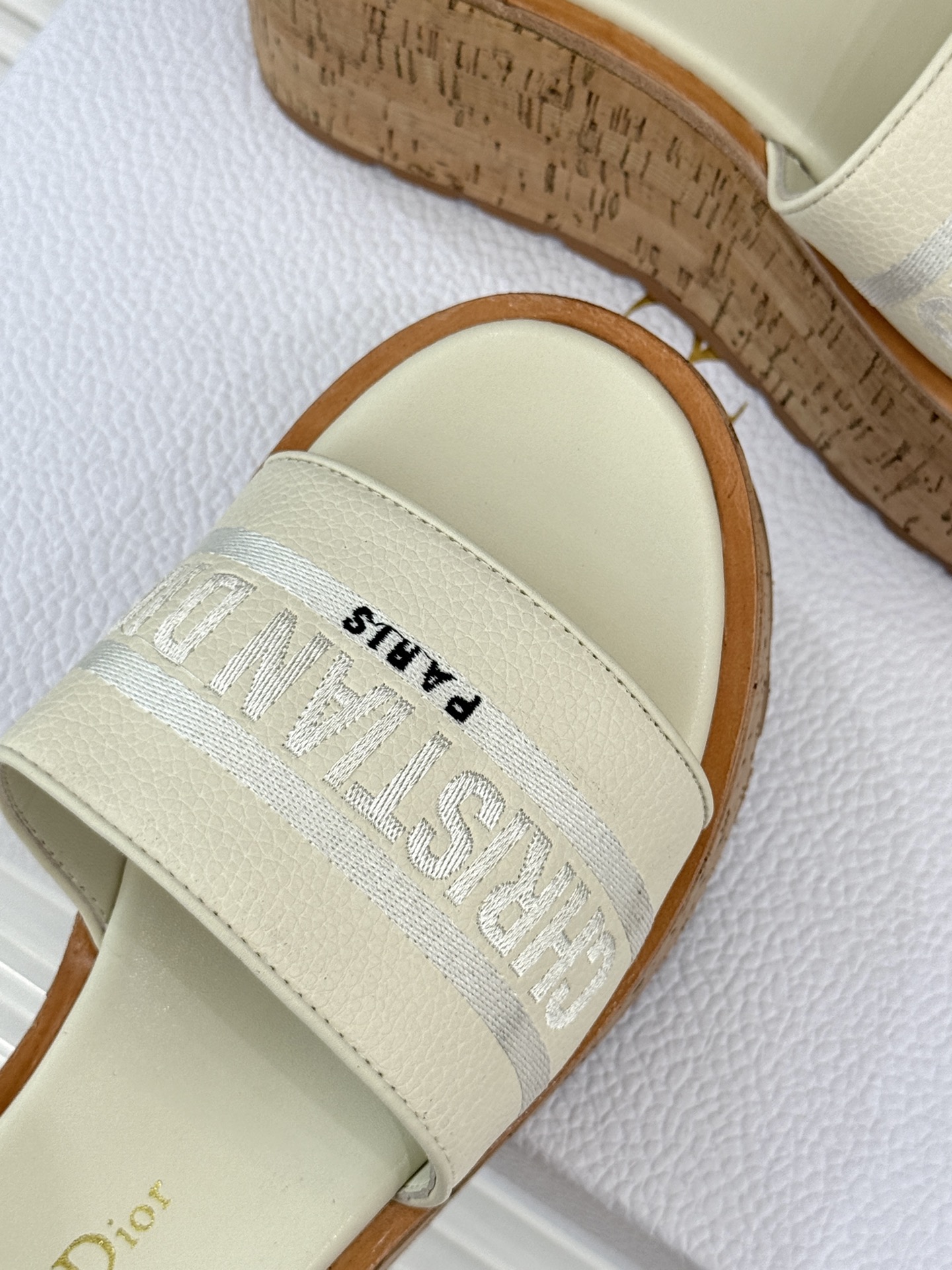 Dior/迪奥25WF新品字母刺绣木纹厚底拖鞋CD标志刺绣醒目吸睛 一眼锁定D家格调厚鞋底融合木质 橡胶