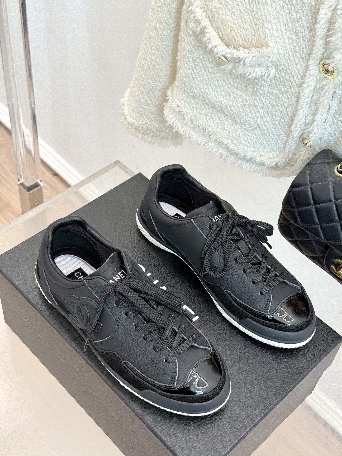 Chanel Women's Black Leather CC Logo Lace-Up Sneakers Size 35-39 4 i1757354065741 2398 0 2