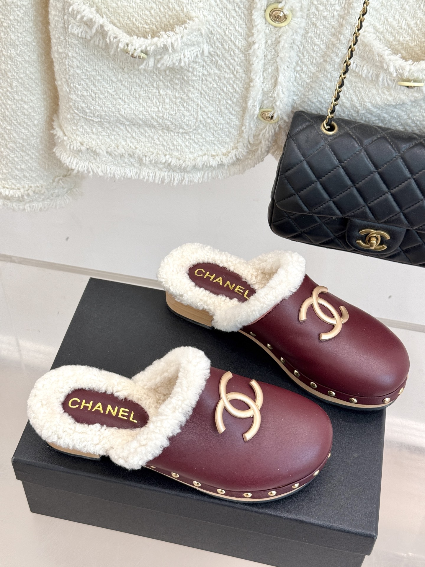 CHANE* ｜小香25K秋冬新品双C实木底厚底包头半拖毛拖秋冬时尚怎能少了这双大双C包头毛拖？柔软蓬松