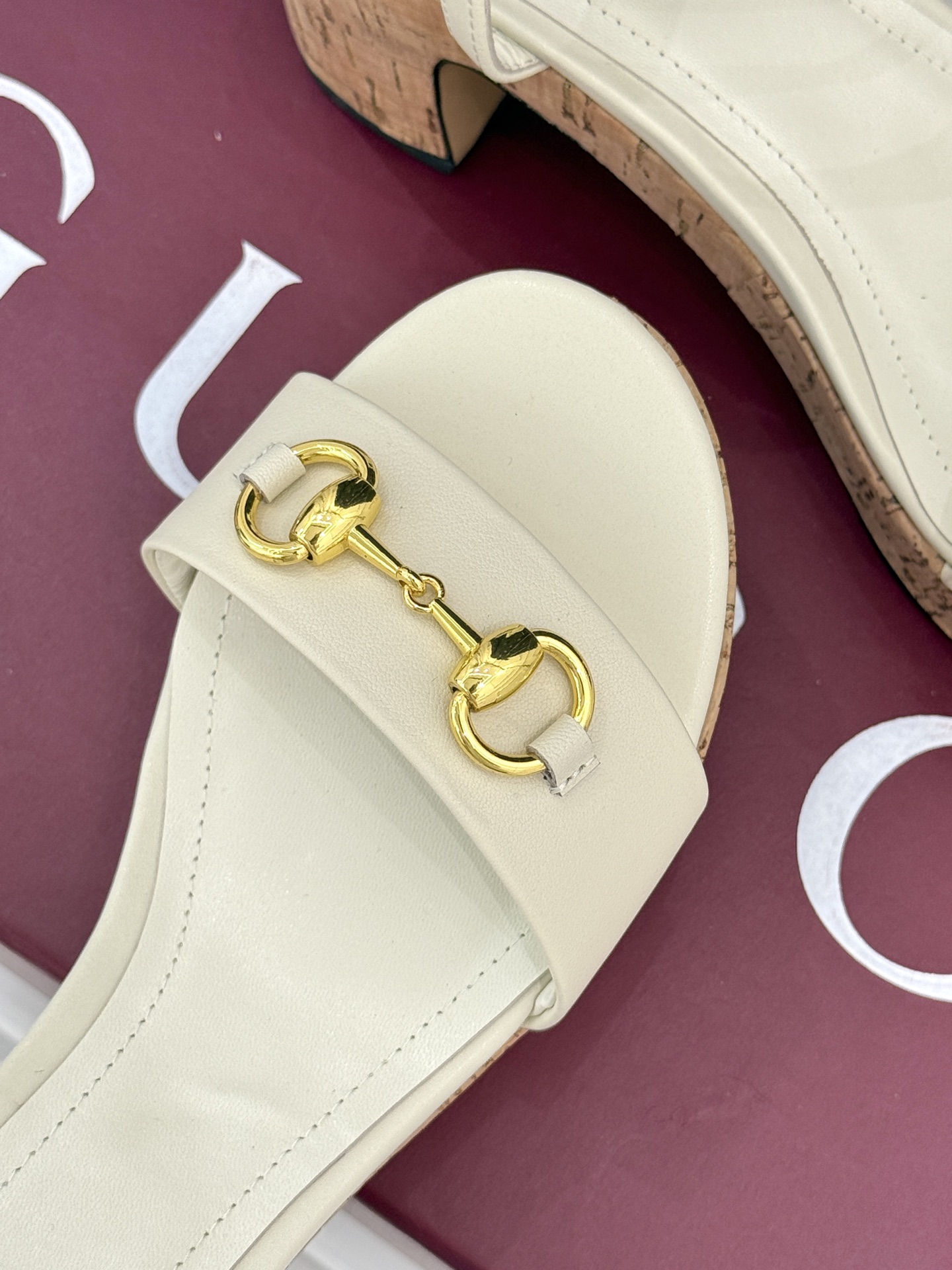 Gucci/古驰经典马衔扣粗跟防水台凉鞋当G家标志性马衔扣 邂逅时髦粗跟防水台一场华丽与舒适兼得的时尚盛