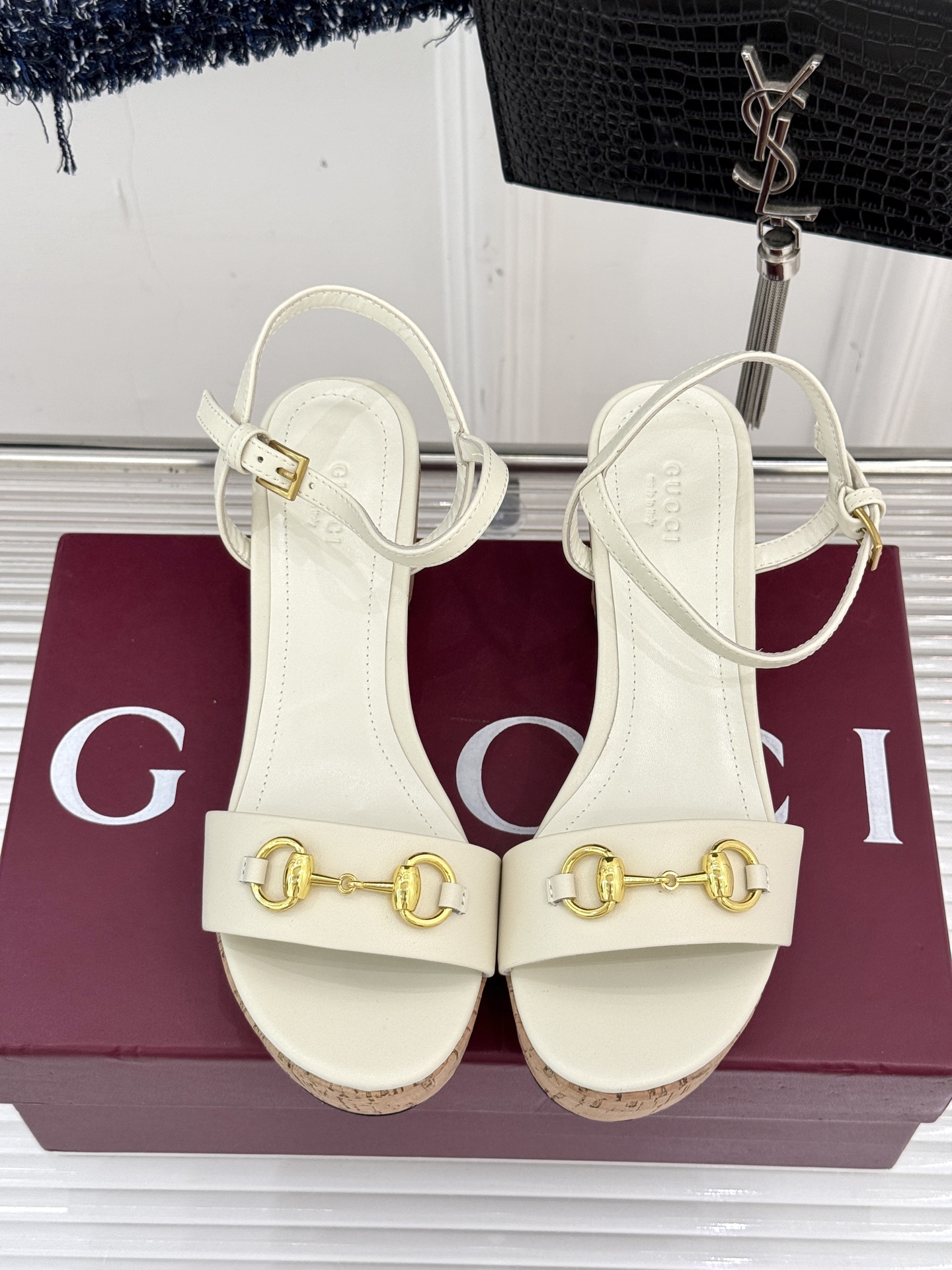 Gucci/古驰经典马衔扣粗跟防水台凉鞋当G家标志性马衔扣 邂逅时髦粗跟防水台一场华丽与舒适兼得的时尚盛