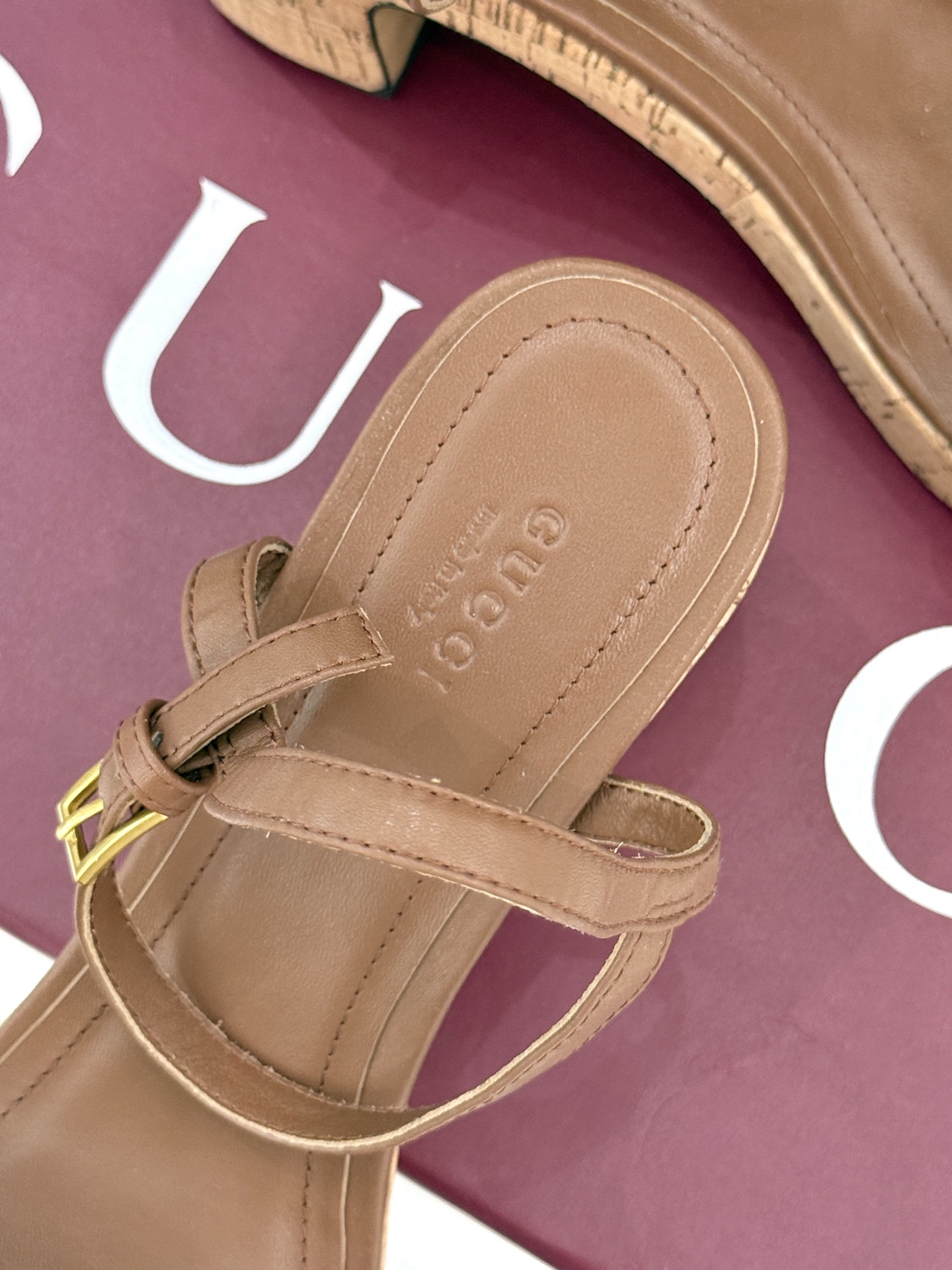 Gucci/古驰经典马衔扣粗跟防水台凉鞋当G家标志性马衔扣 邂逅时髦粗跟防水台一场华丽与舒适兼得的时尚盛