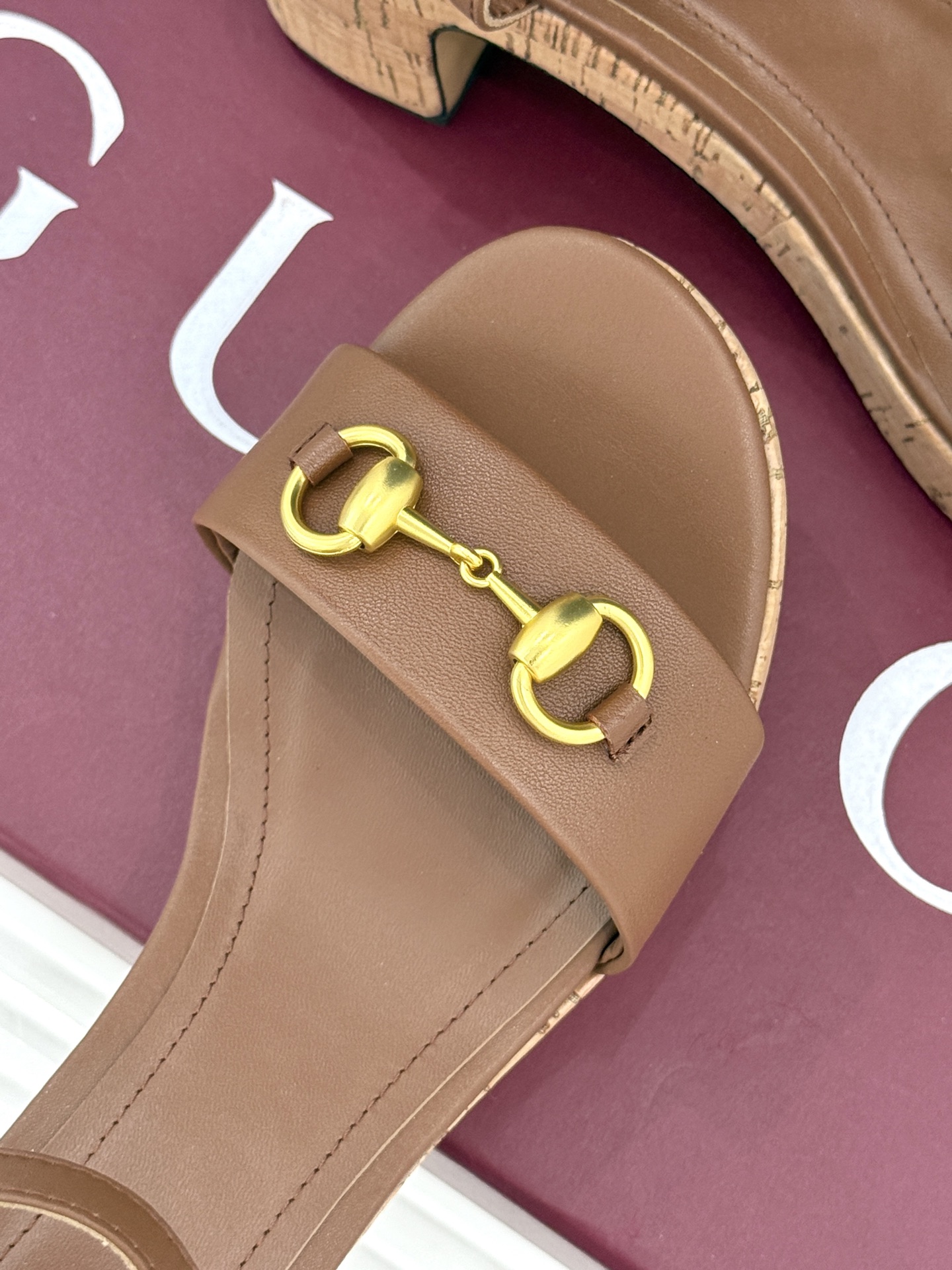 Gucci/古驰经典马衔扣粗跟防水台凉鞋当G家标志性马衔扣 邂逅时髦粗跟防水台一场华丽与舒适兼得的时尚盛