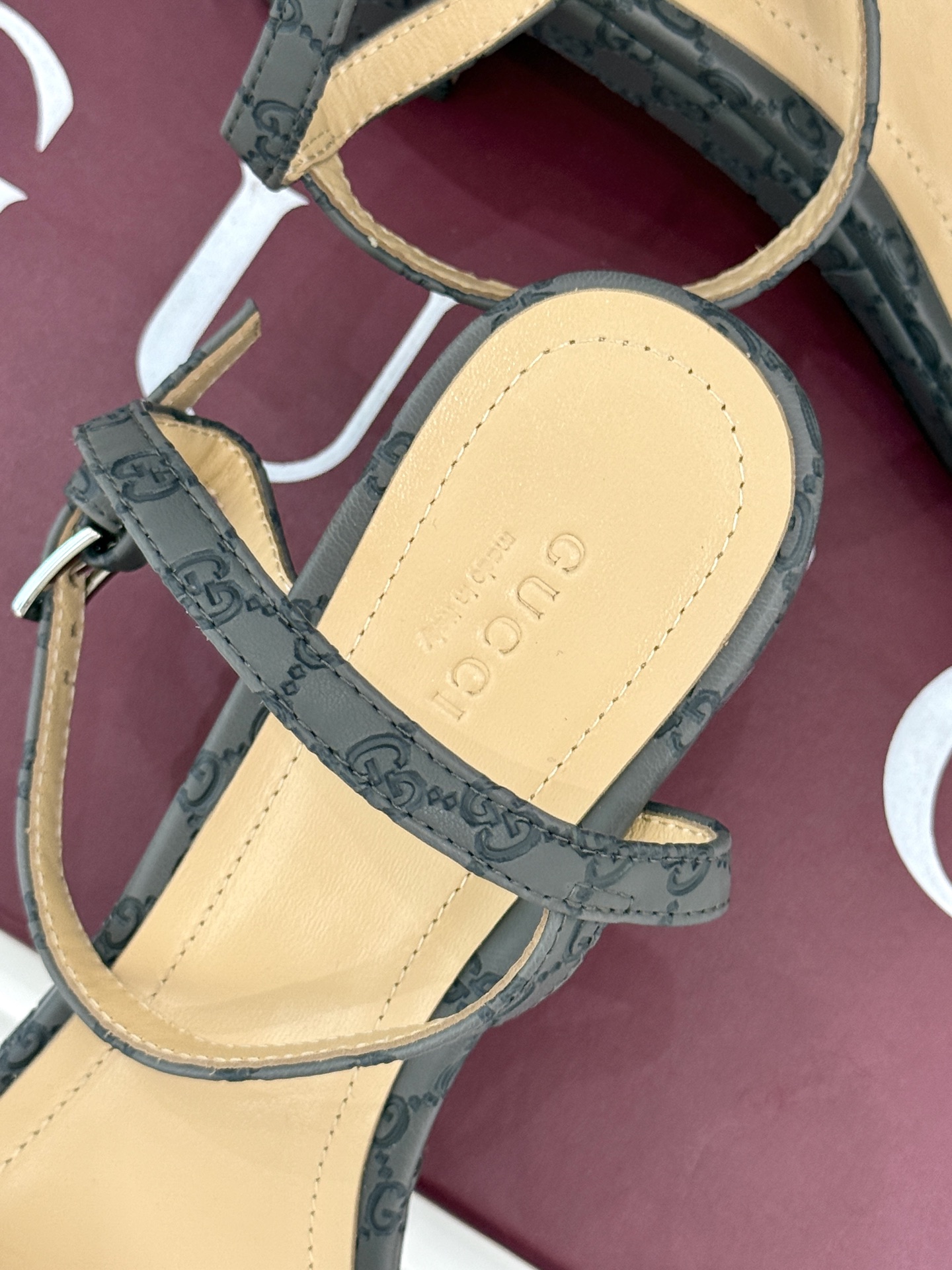 Gucci/古驰经典双G粗跟防水台凉鞋当G家老花双G 邂逅时髦粗跟防水台一场华丽与舒适兼得的时尚盛宴就此