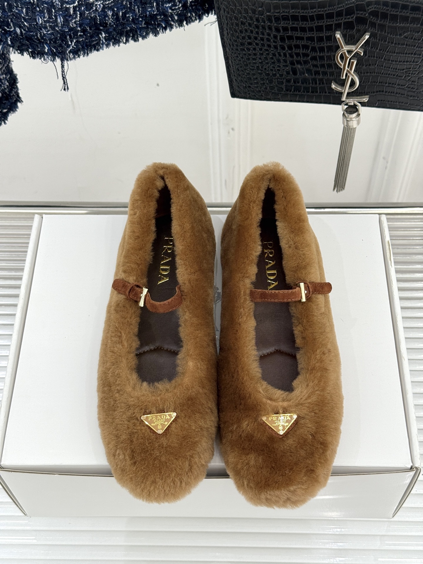 (下单注明:原版飞机盒➕10)Prada/普拉达25WF新品三角标玛丽珍毛毛鞋一眼就被P家三角标玛丽珍毛