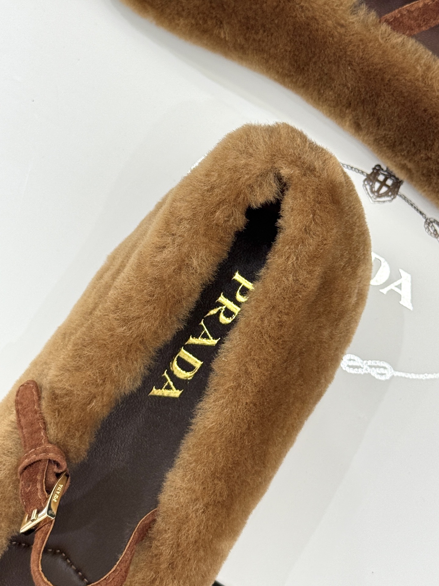 (下单注明:原版飞机盒➕10)Prada/普拉达25WF新品三角标玛丽珍毛毛鞋一眼就被P家三角标玛丽珍毛