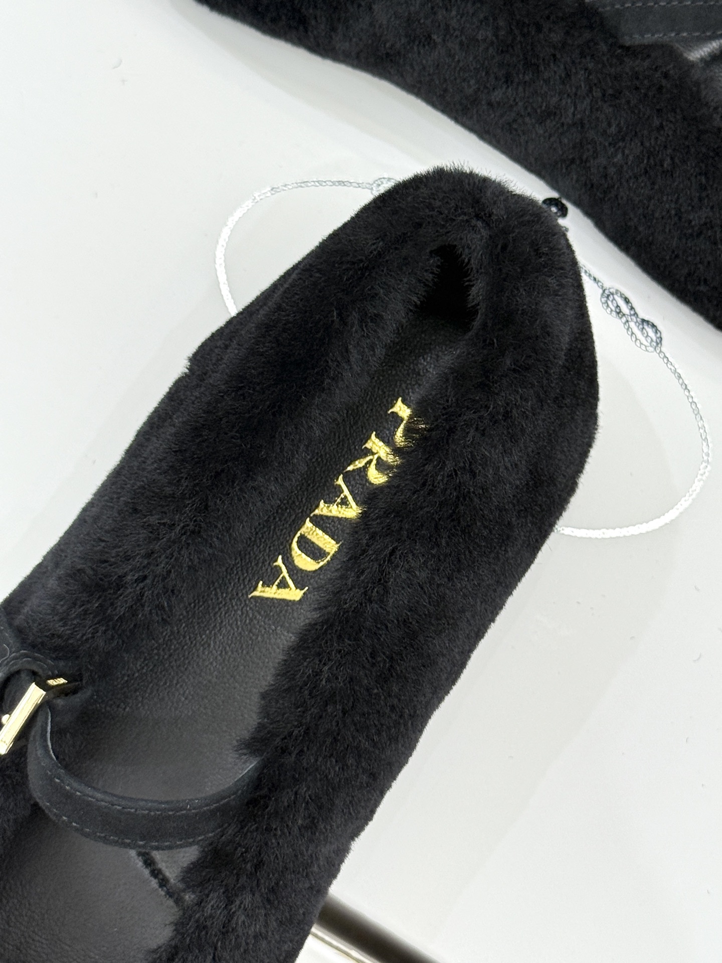(下单注明:原版飞机盒➕10)Prada/普拉达25WF新品三角标玛丽珍毛毛鞋一眼就被P家三角标玛丽珍毛