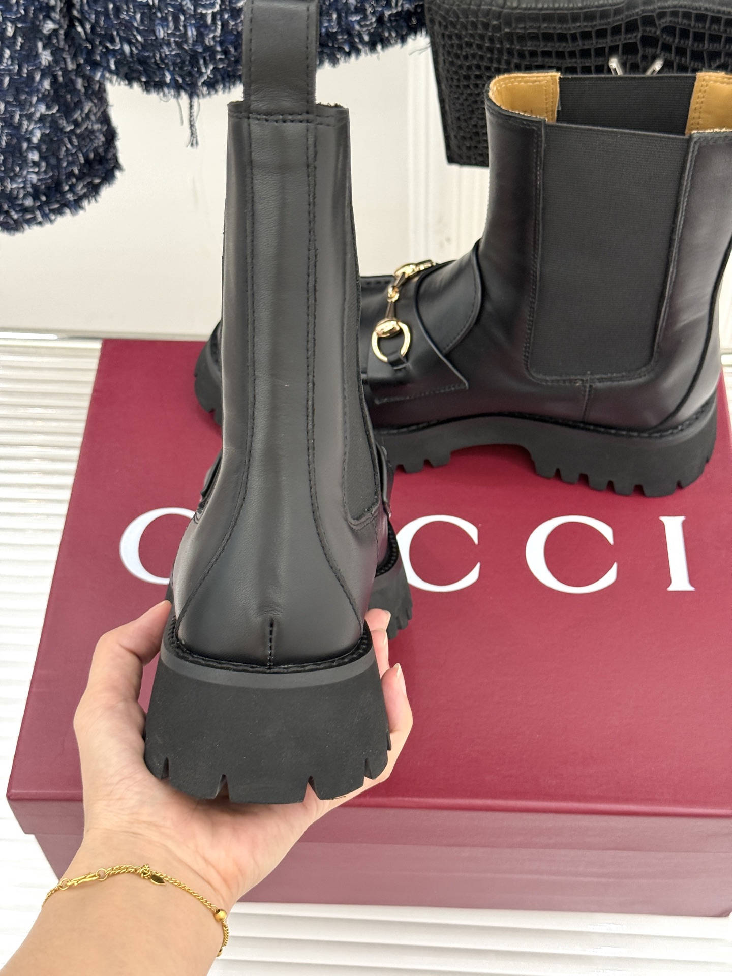 Gucci/古驰25WF秋冬新品马衔扣厚底切尔西短靴标志性马衔扣以浅金色调闪耀鞋面如同一匹骏马 在时尚的