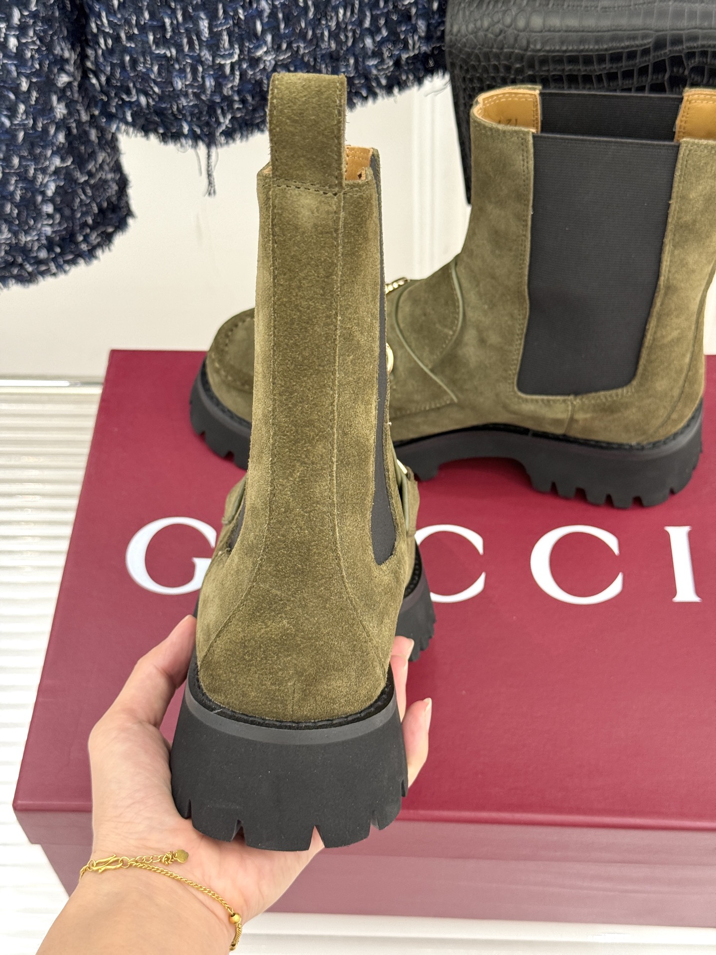 Gucci/古驰25WF秋冬新品马衔扣厚底切尔西短靴标志性马衔扣以浅金色调闪耀鞋面如同一匹骏马 在时尚的