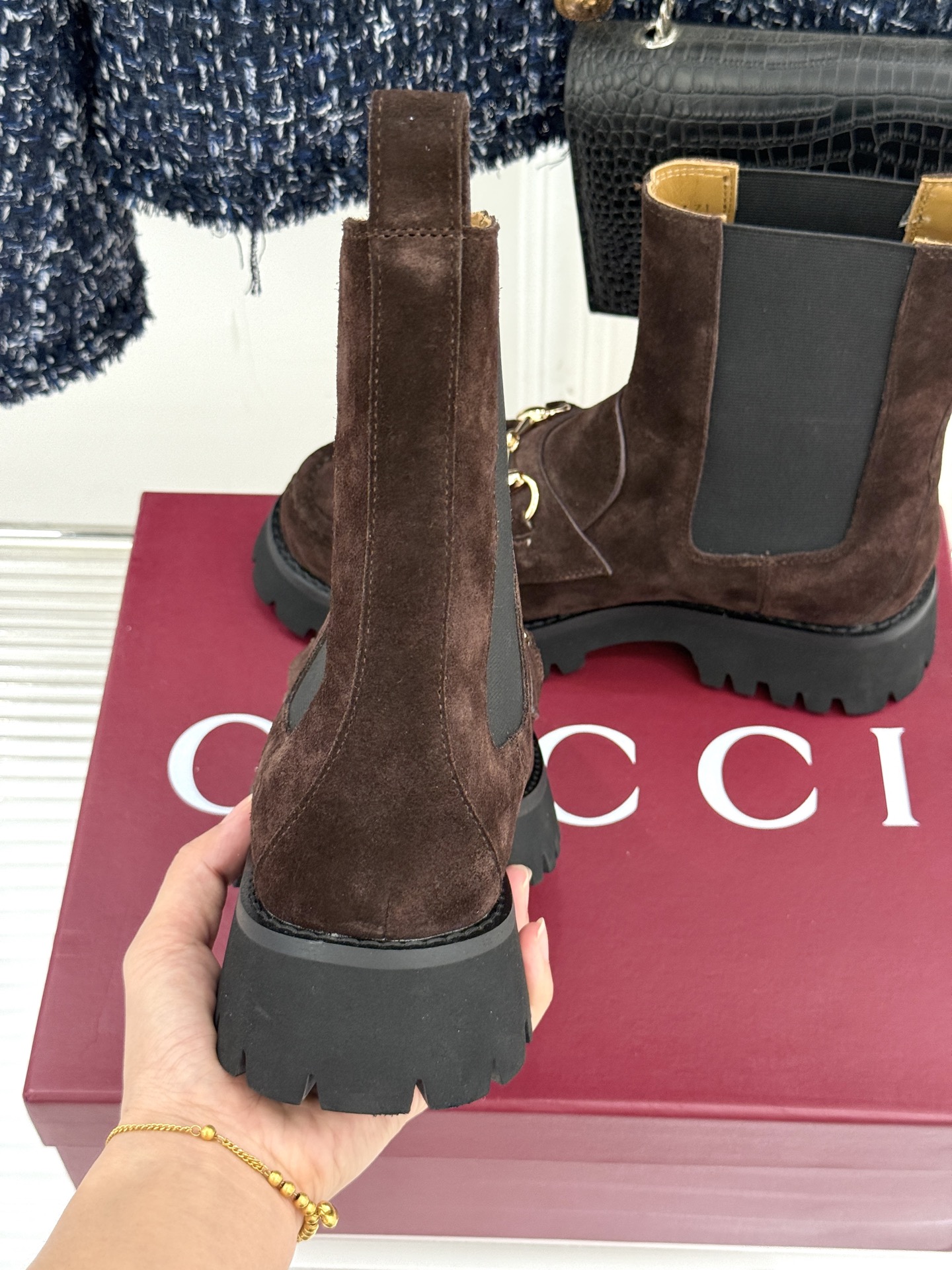 Gucci/古驰25WF秋冬新品马衔扣厚底切尔西短靴标志性马衔扣以浅金色调闪耀鞋面如同一匹骏马 在时尚的