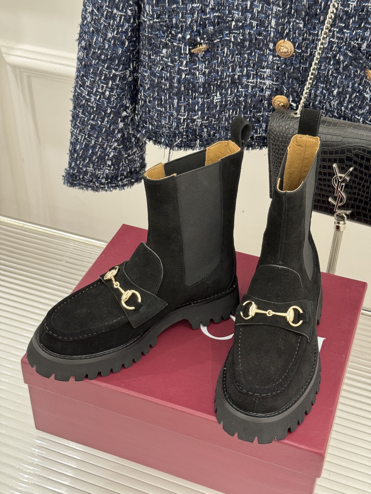 Gucci/古驰25WF秋冬新品马衔扣厚底切尔西短靴标志性马衔扣以浅金色调闪耀鞋面如同一匹骏马 在时尚的
