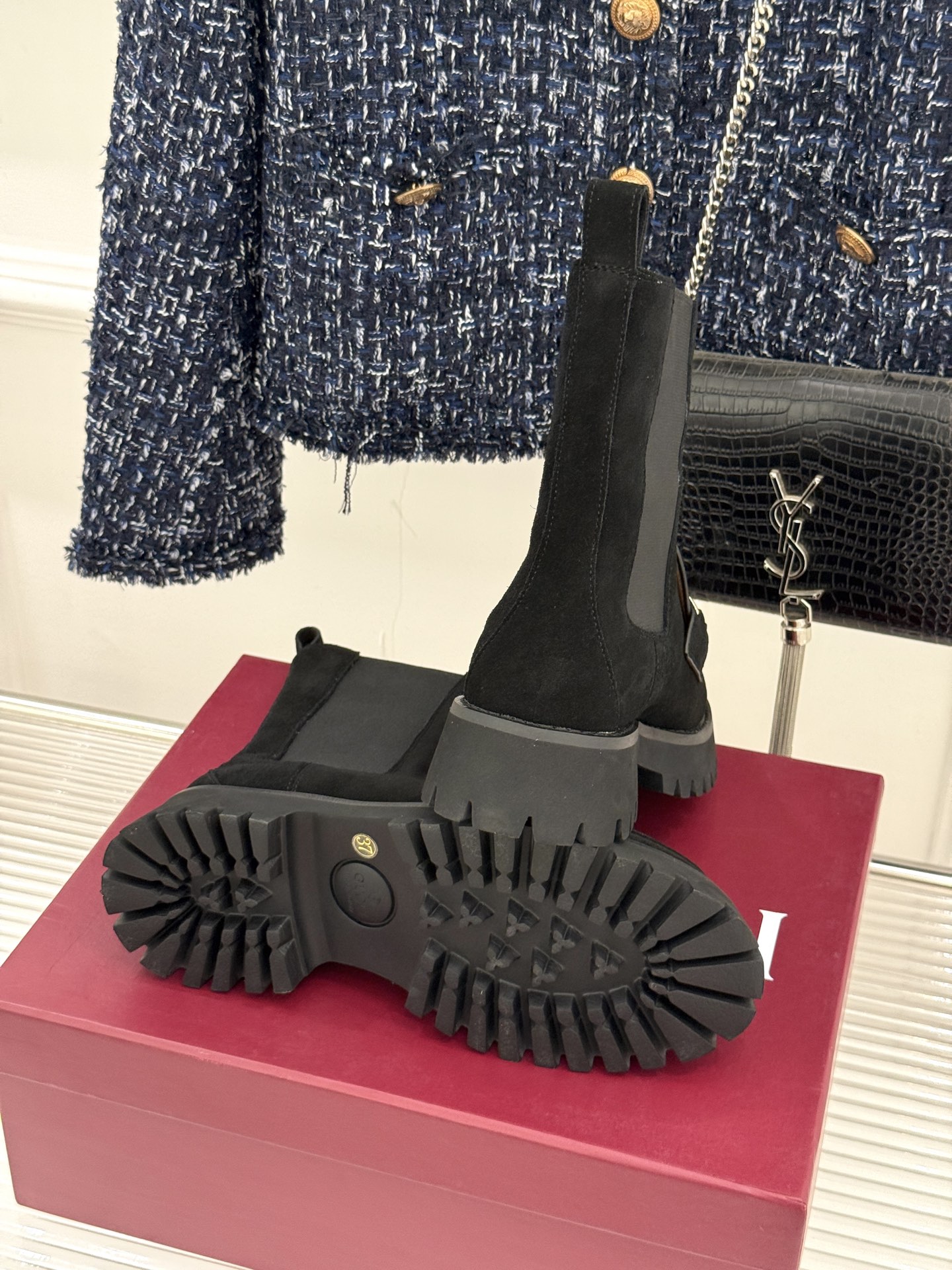 Gucci/古驰25WF秋冬新品马衔扣厚底切尔西短靴标志性马衔扣以浅金色调闪耀鞋面如同一匹骏马 在时尚的