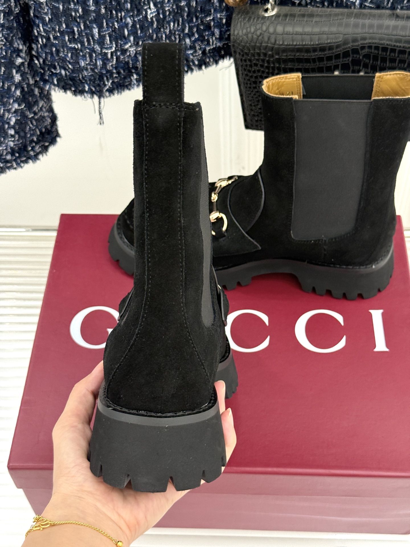 Gucci/古驰25WF秋冬新品马衔扣厚底切尔西短靴标志性马衔扣以浅金色调闪耀鞋面如同一匹骏马 在时尚的
