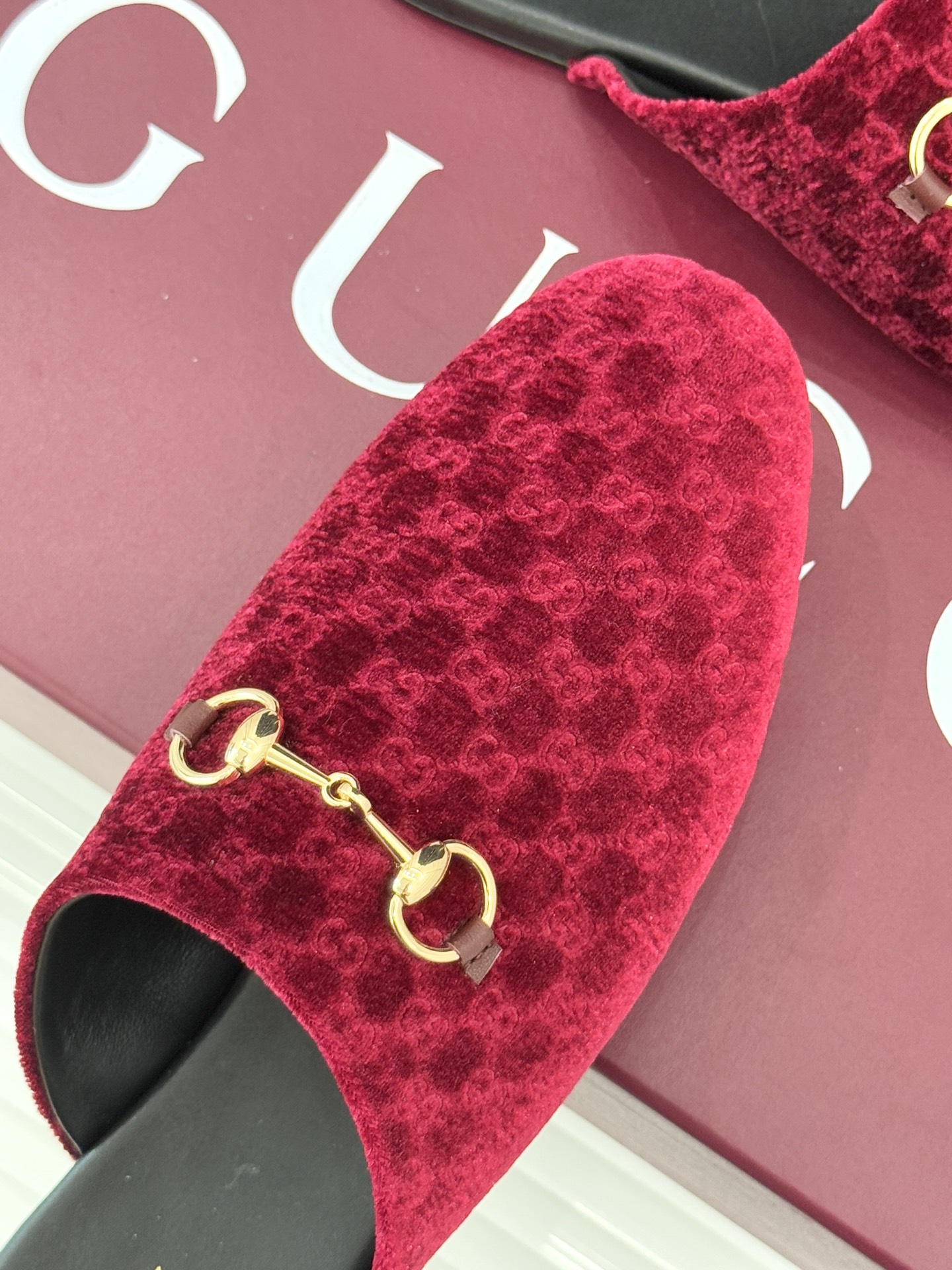 Gucci/古驰25WF新品老花马衔扣半拖 一脚蹬的自在 被G家马衔扣半拖轻松拿捏。标志性马衔扣搭配老花