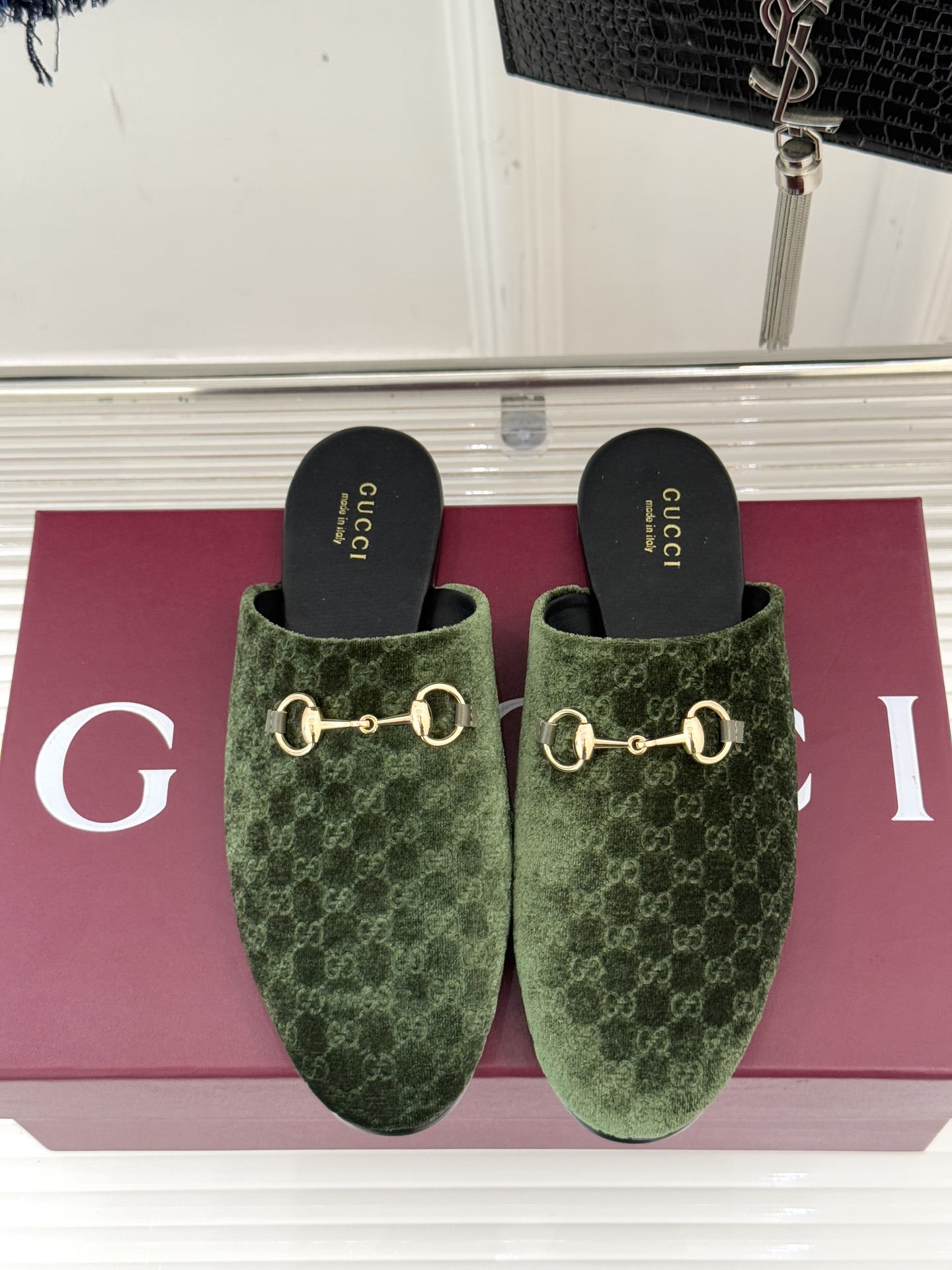 Gucci/古驰25WF新品老花马衔扣半拖 一脚蹬的自在 被G家马衔扣半拖轻松拿捏。标志性马衔扣搭配老花