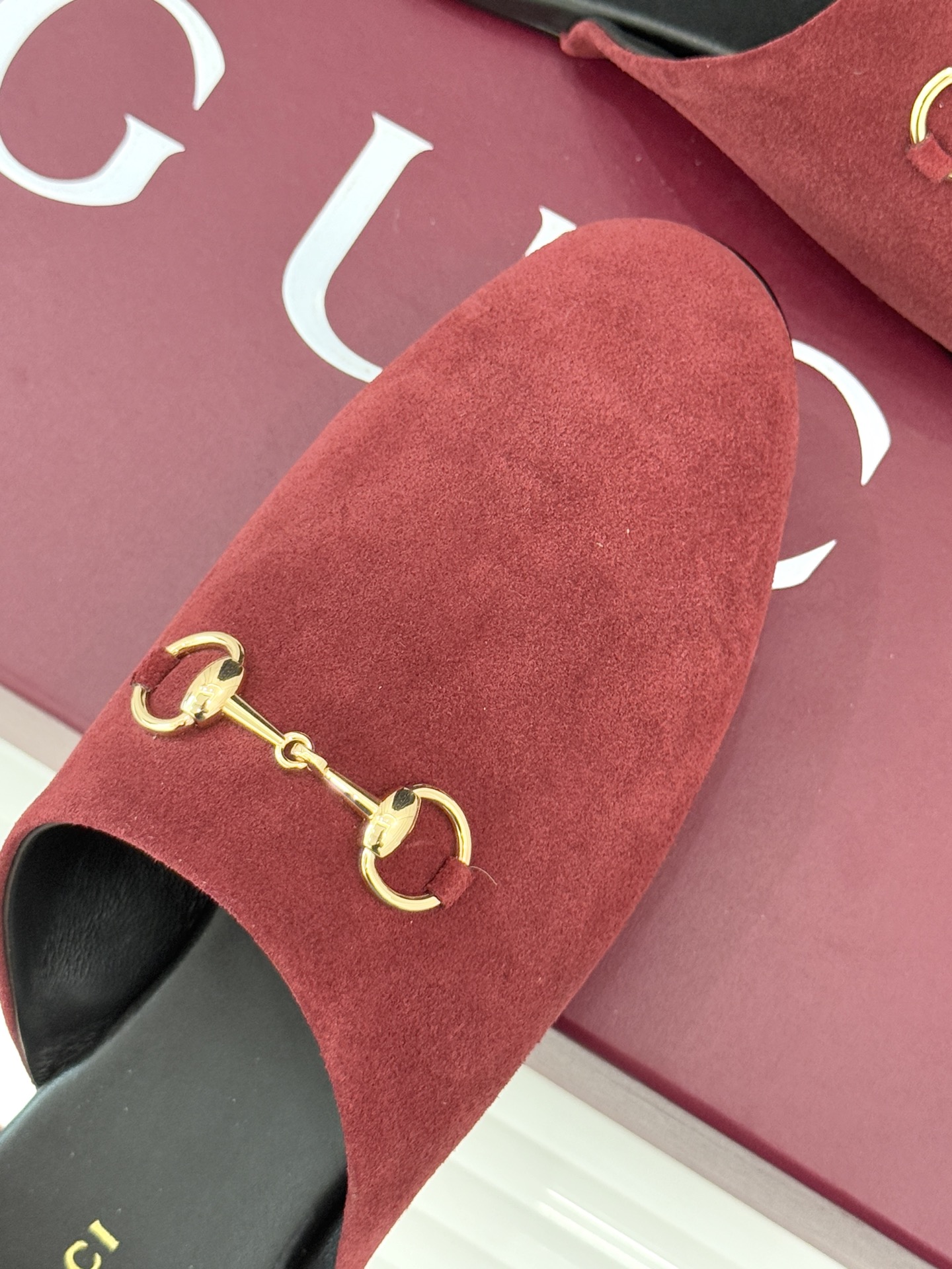 Gucci/古驰25WF新品老花马衔扣半拖 一脚蹬的自在 被G家马衔扣半拖轻松拿捏。标志性马衔扣搭配老花