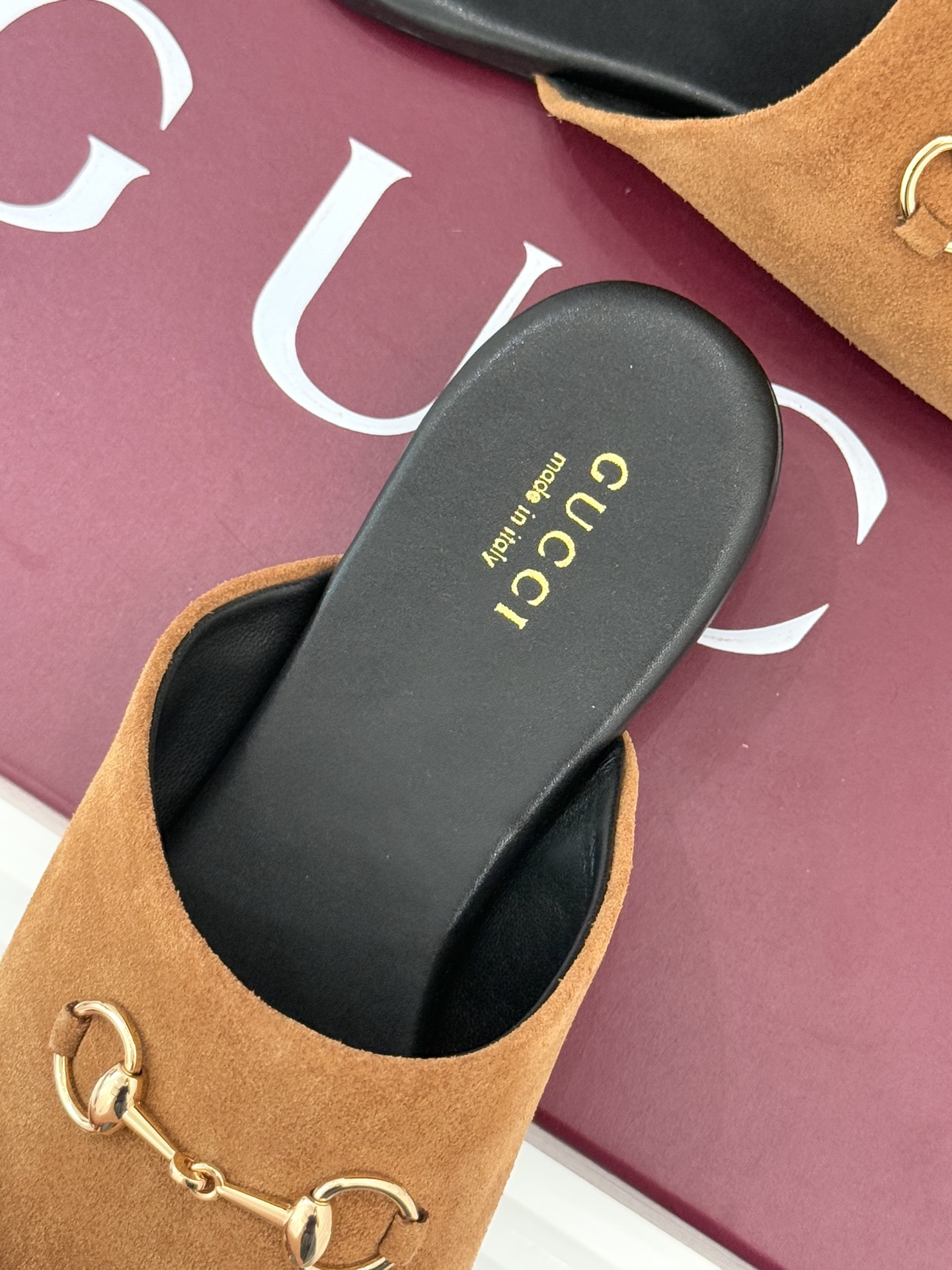 Gucci/古驰25WF新品老花马衔扣半拖 一脚蹬的自在 被G家马衔扣半拖轻松拿捏。标志性马衔扣搭配老花