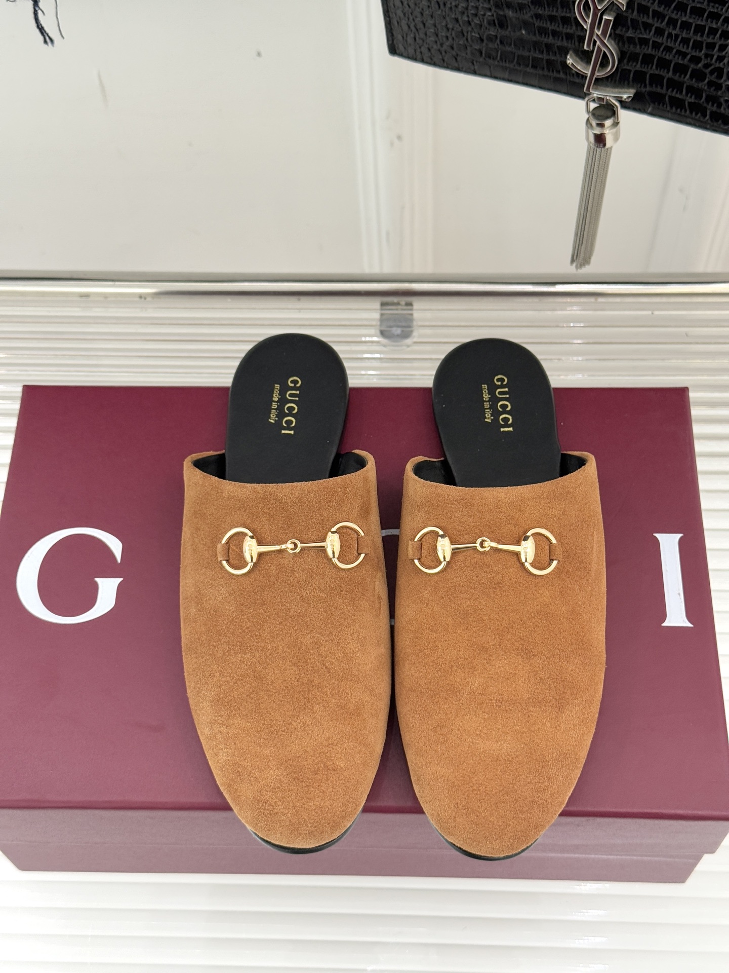Gucci/古驰25WF新品老花马衔扣半拖 一脚蹬的自在 被G家马衔扣半拖轻松拿捏。标志性马衔扣搭配老花