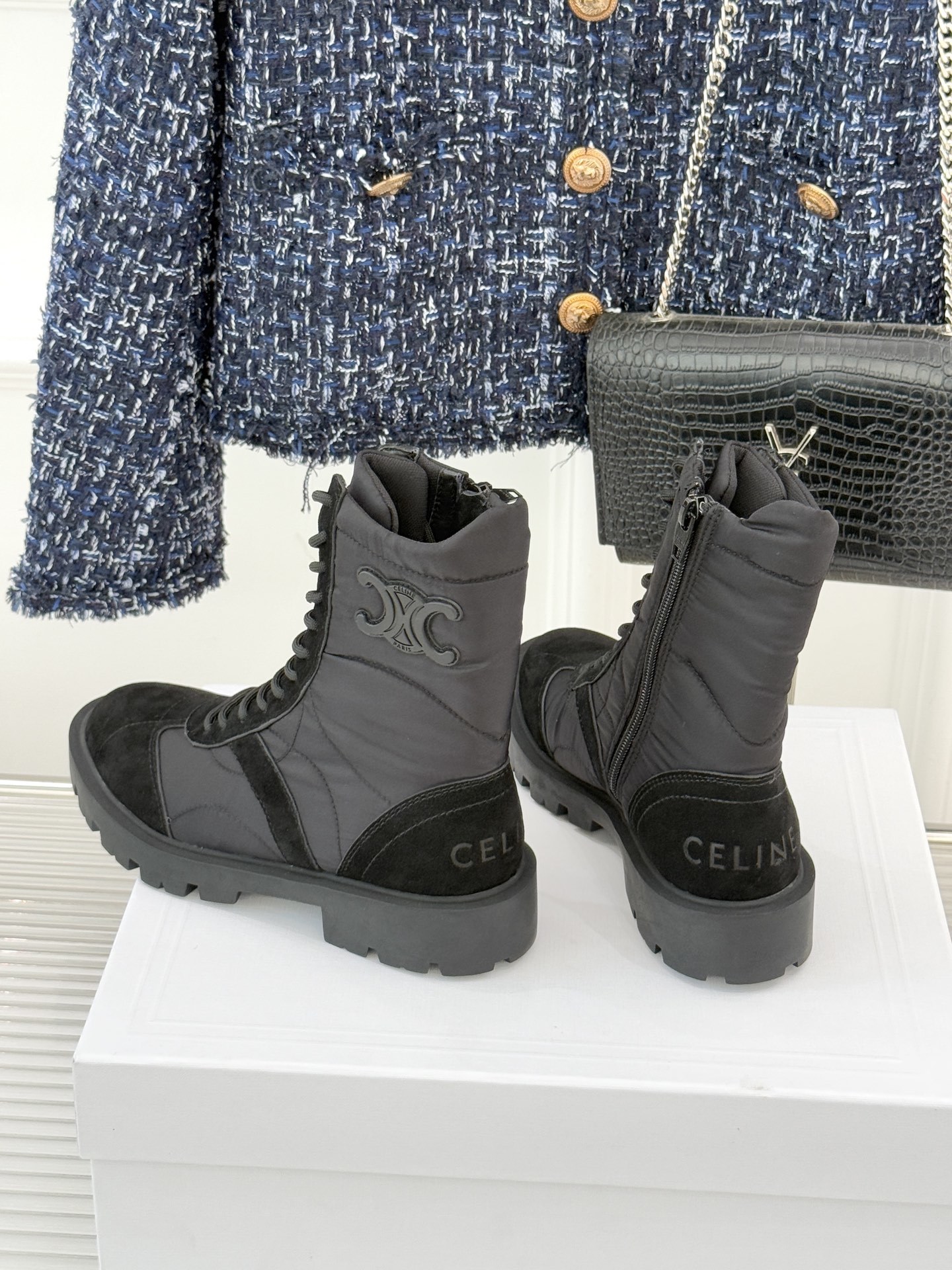 Celine /塞琳25WF新品凯旋门复古厚底马丁靴短靴当英伦硬朗邂逅巴黎优雅这双马丁靴以复古之形 写就
