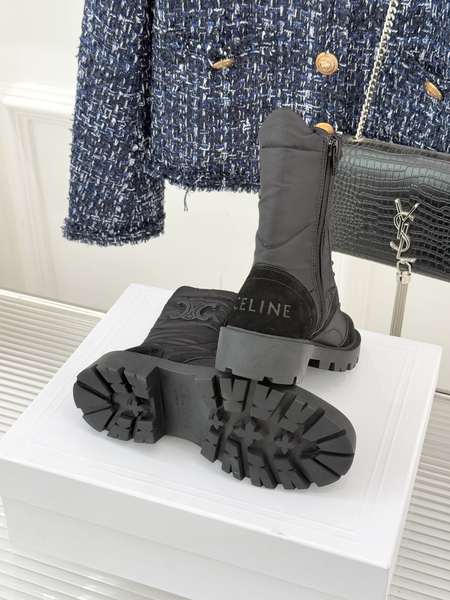 Celine /塞琳25WF新品凯旋门复古厚底马丁靴短靴当英伦硬朗邂逅巴黎优雅这双马丁靴以复古之形 写就