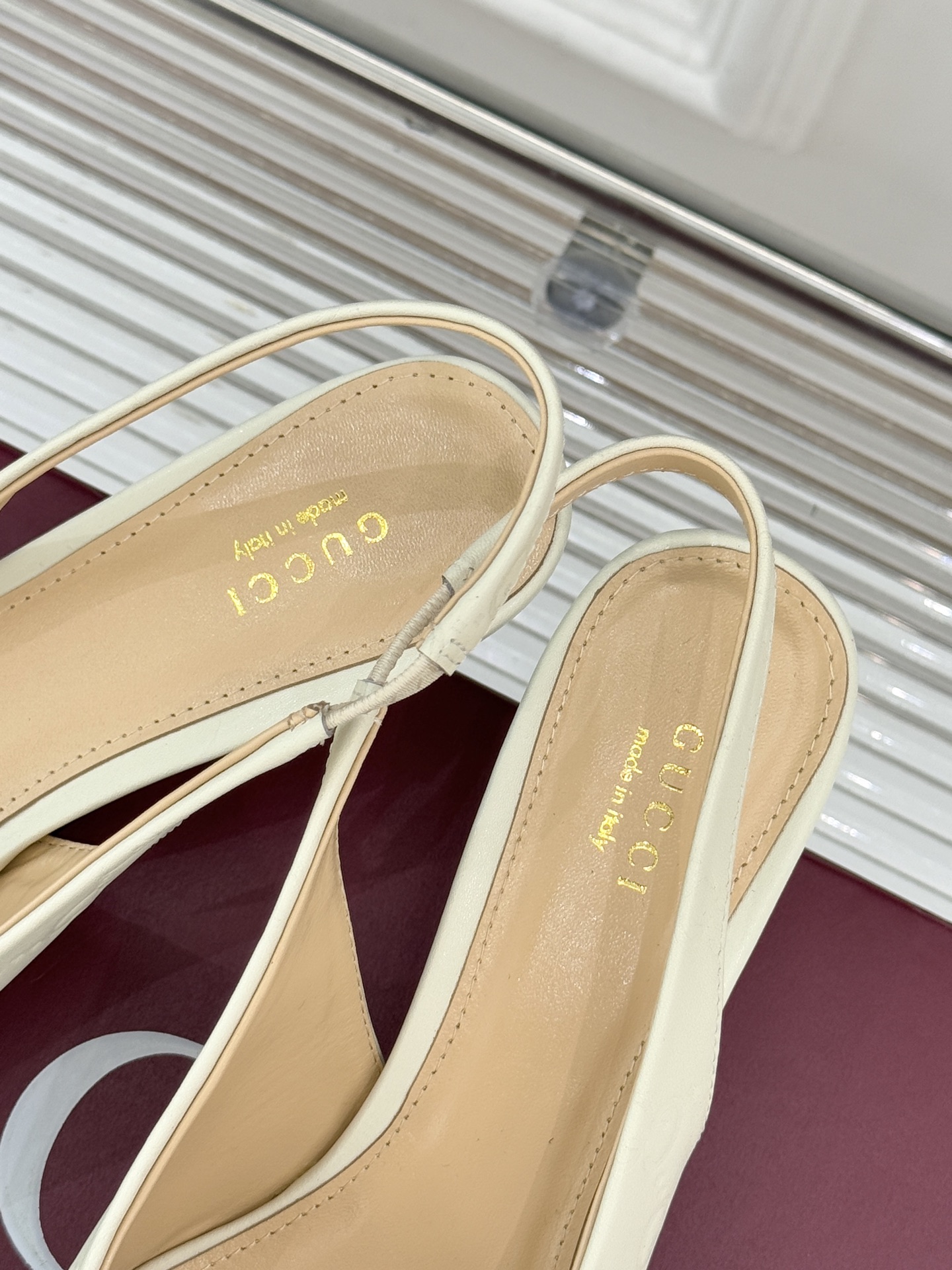 Gucci/古驰25WF新品马衔扣尖头猫跟后空凉鞋它以标志性的马衔扣为点睛之笔彰显着品牌深厚的马术传承与