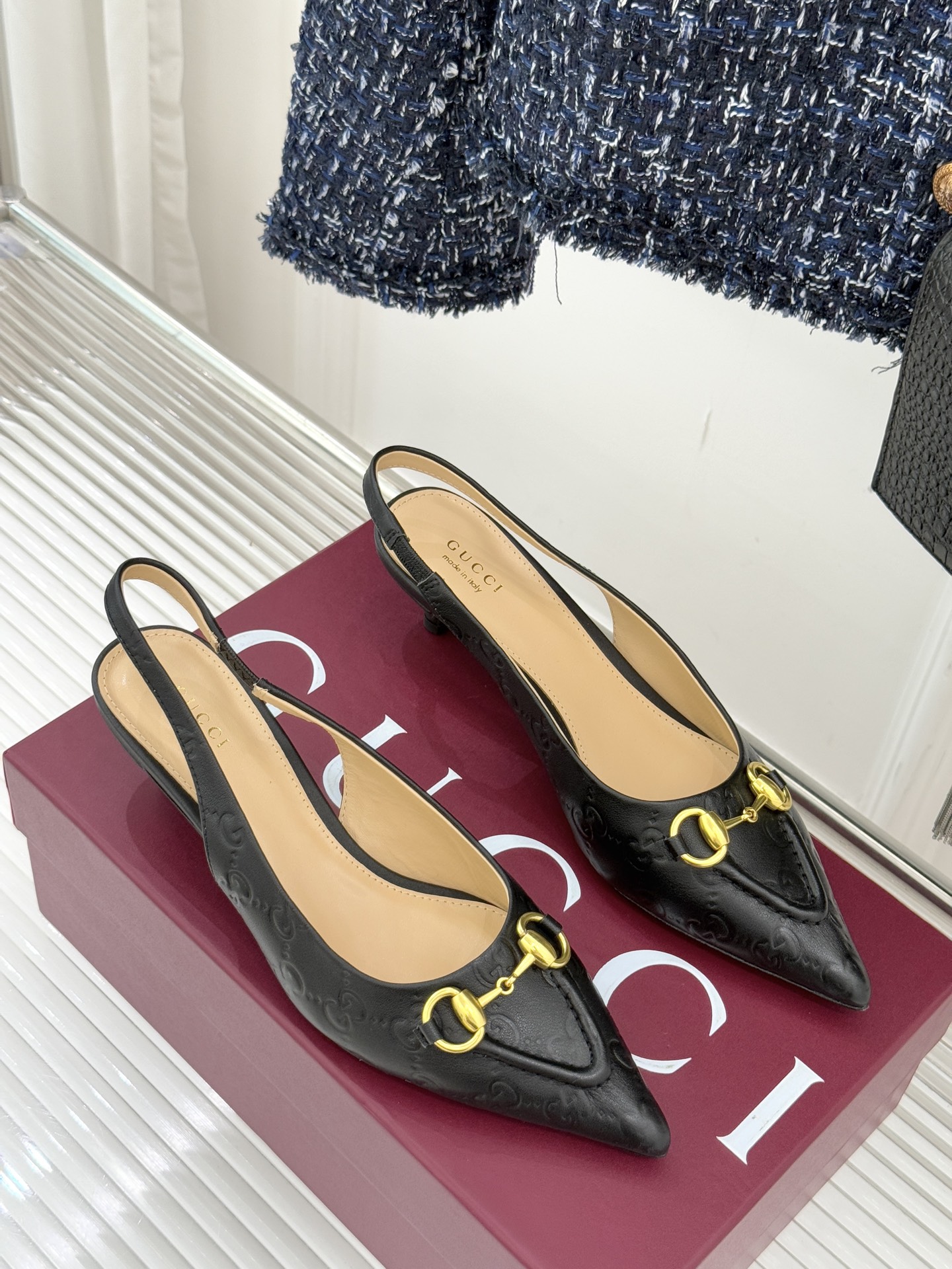 Gucci/古驰25WF新品马衔扣尖头猫跟后空凉鞋它以标志性的马衔扣为点睛之笔彰显着品牌深厚的马术传承与