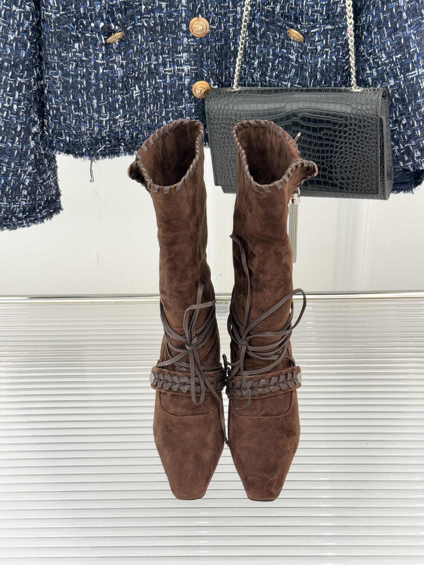 Cello Sonata 25WF新品编织绑带复古猫跟堆堆靴当编织的肌理碰撞复古堆堆靴型这款短靴便成了秋