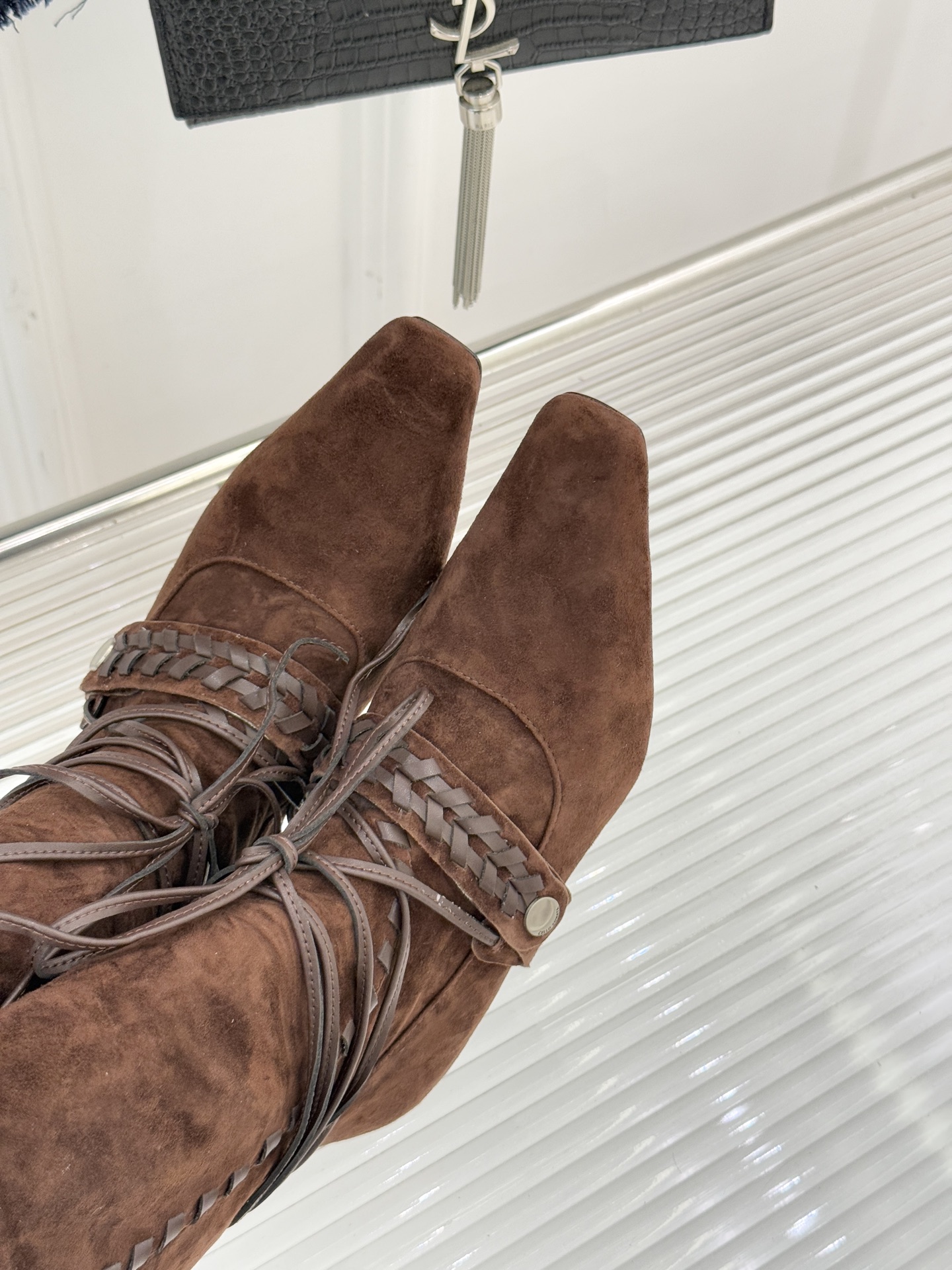 Cello Sonata 25WF新品编织绑带复古猫跟堆堆靴当编织的肌理碰撞复古堆堆靴型这款短靴便成了秋