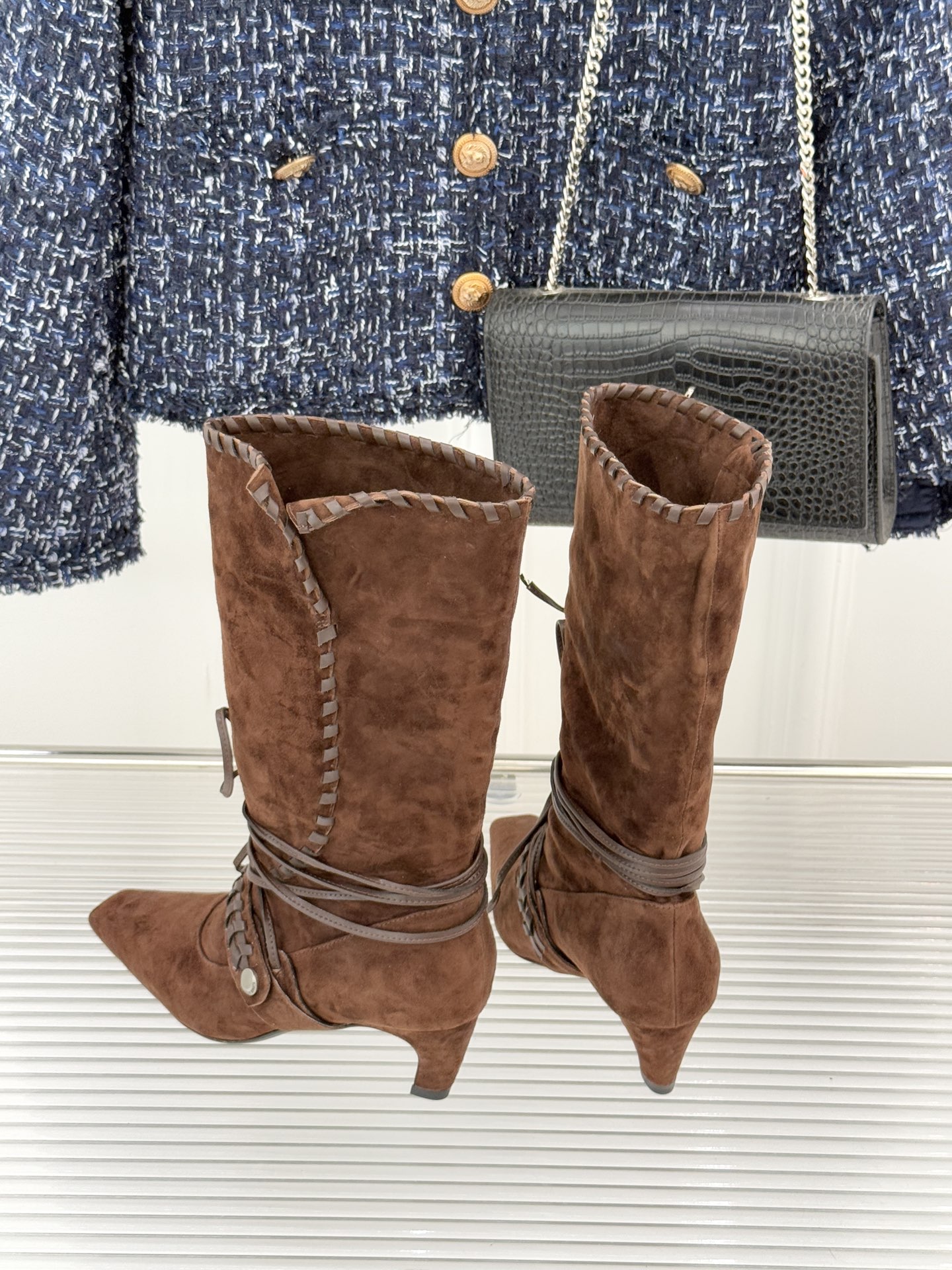 Cello Sonata 25WF新品编织绑带复古猫跟堆堆靴当编织的肌理碰撞复古堆堆靴型这款短靴便成了秋