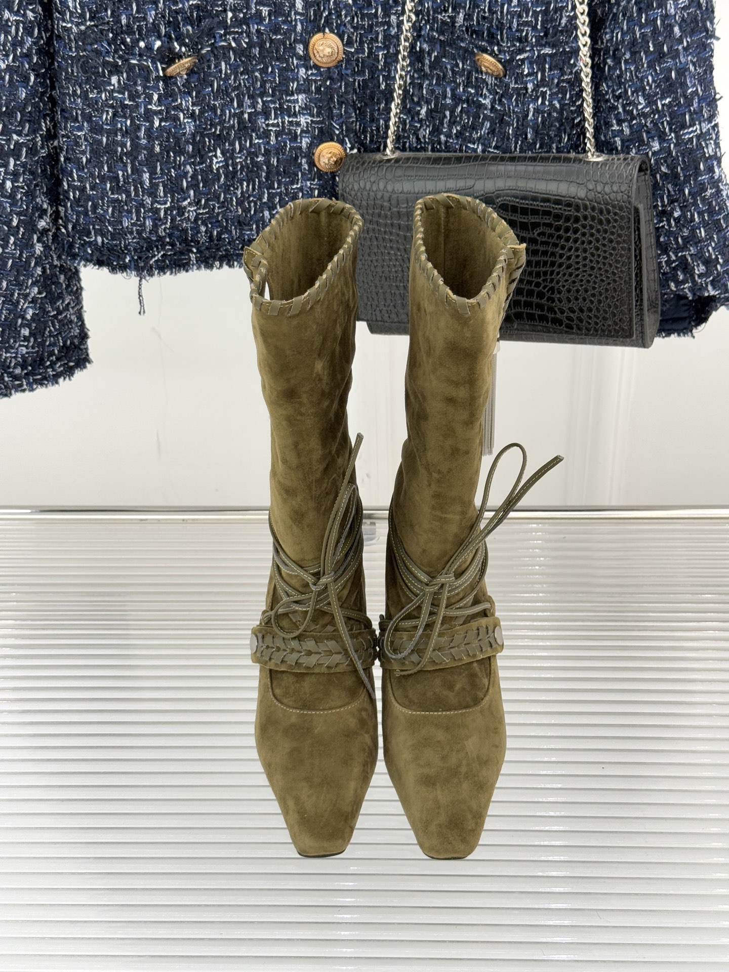 Cello Sonata 25WF新品编织绑带复古猫跟堆堆靴当编织的肌理碰撞复古堆堆靴型这款短靴便成了秋