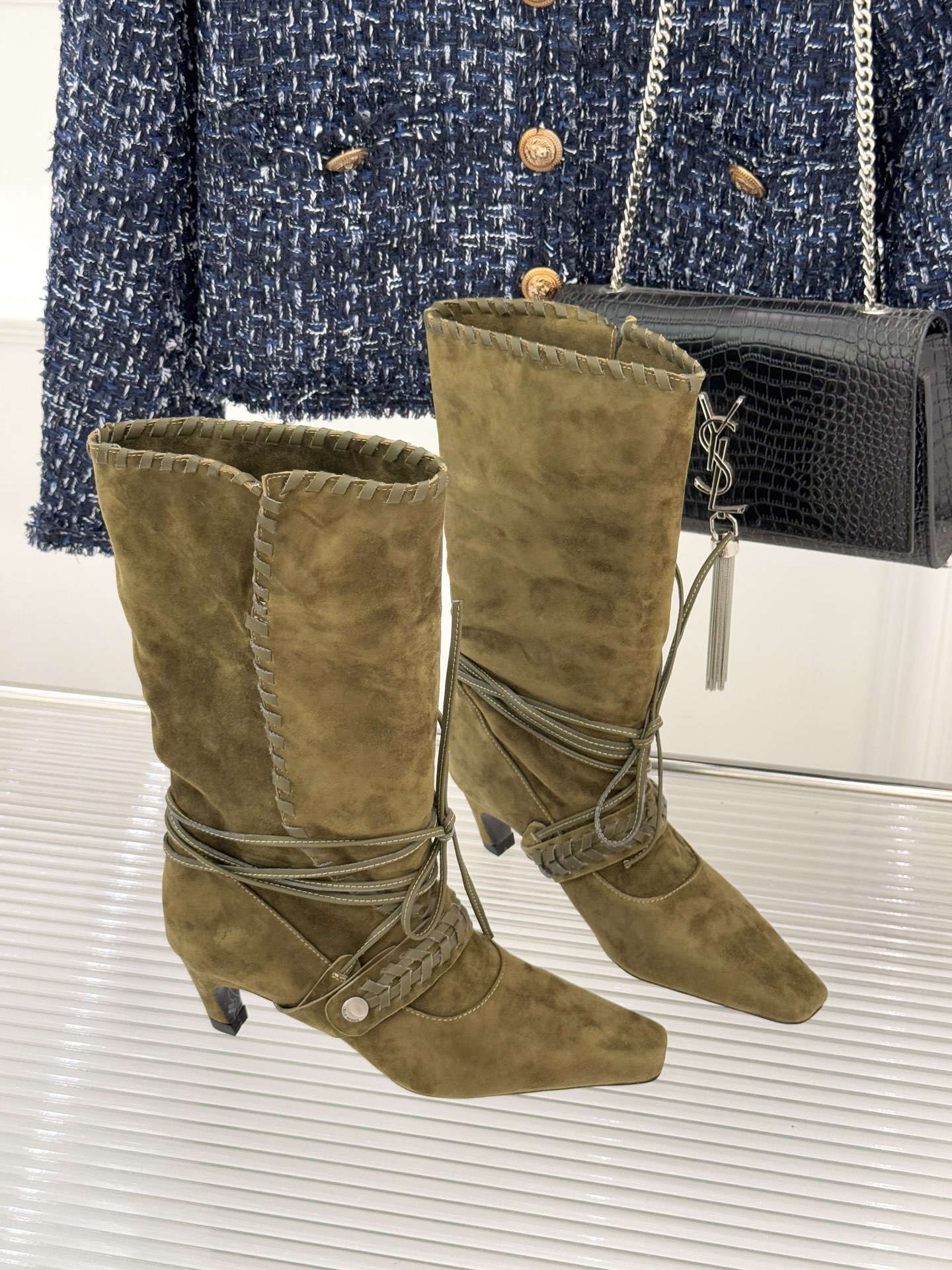 Cello Sonata 25WF新品编织绑带复古猫跟堆堆靴当编织的肌理碰撞复古堆堆靴型这款短靴便成了秋