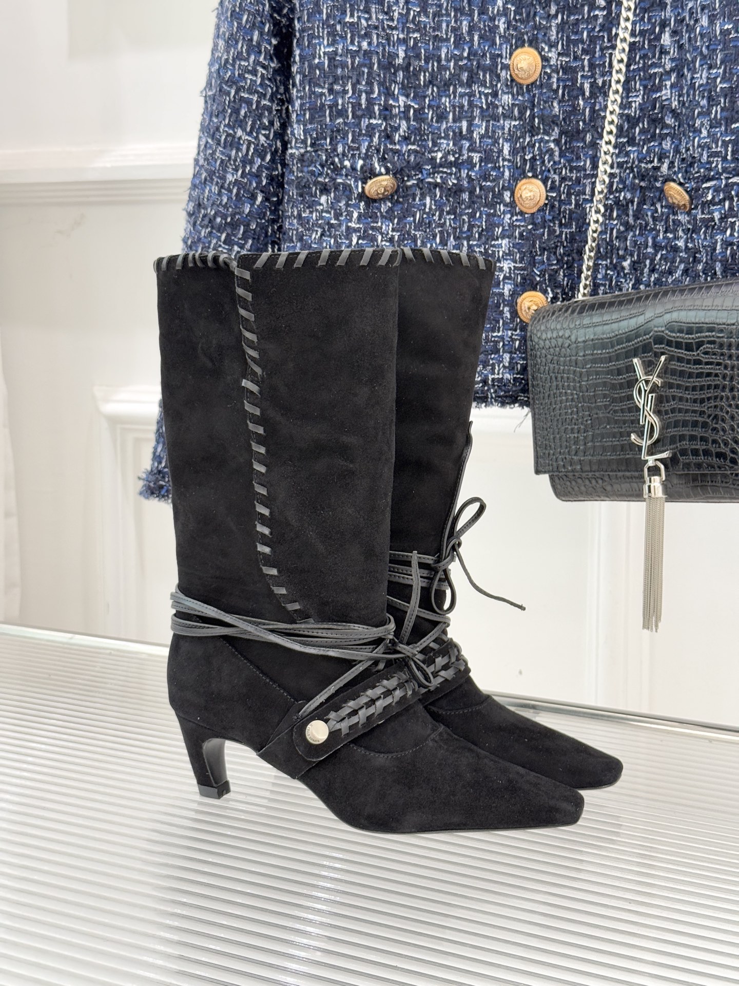 Cello Sonata 25WF新品编织绑带复古猫跟堆堆靴当编织的肌理碰撞复古堆堆靴型这款短靴便成了秋