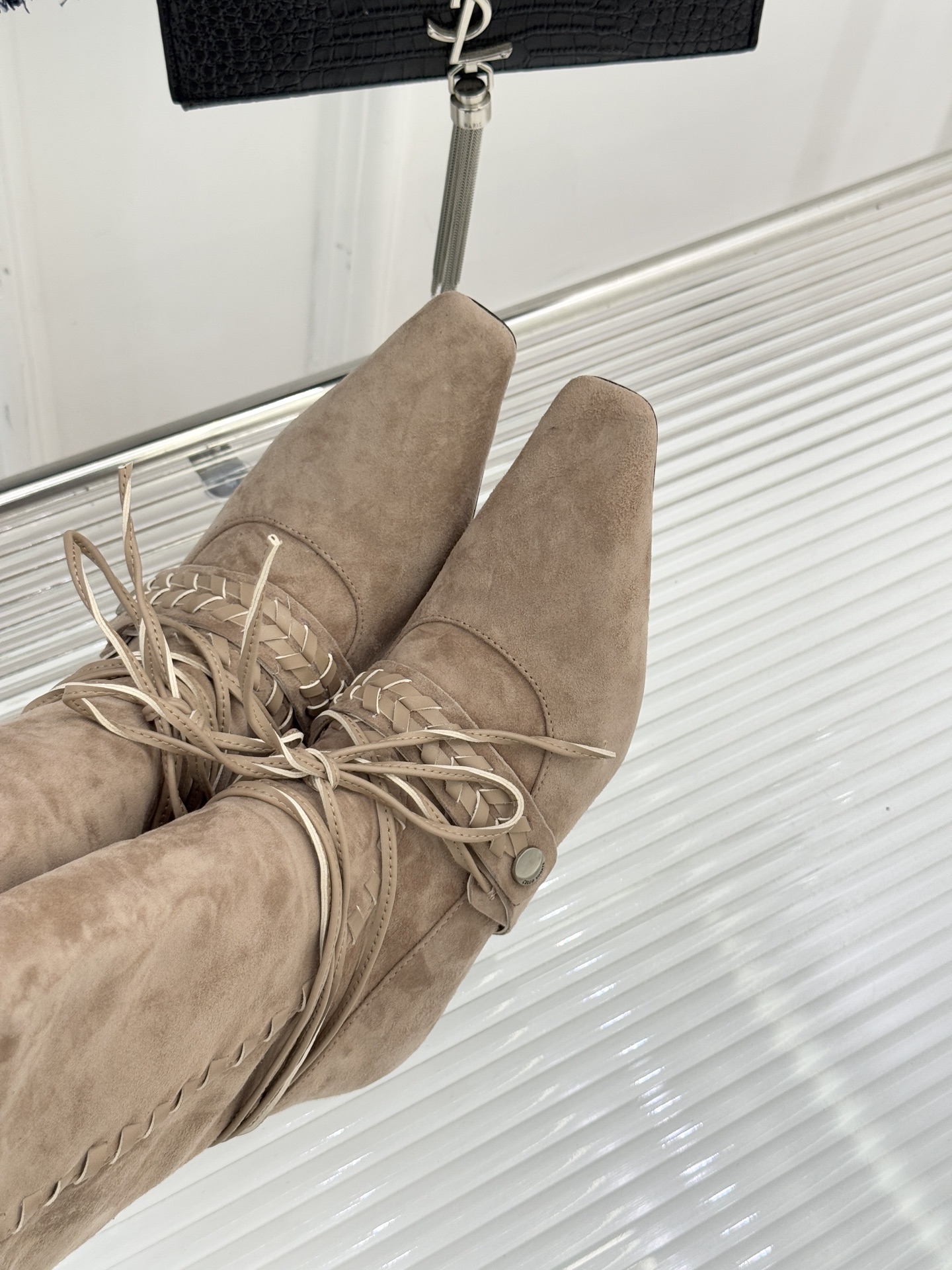 Cello Sonata 25WF新品编织绑带复古猫跟堆堆靴当编织的肌理碰撞复古堆堆靴型这款短靴便成了秋