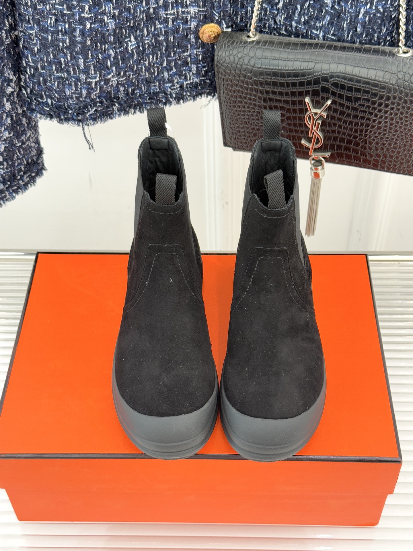 Hermès/爱马仕25WF新品复古切尔西休闲厚底短靴以「Au Galop」马术基因对话都市美学这款短靴