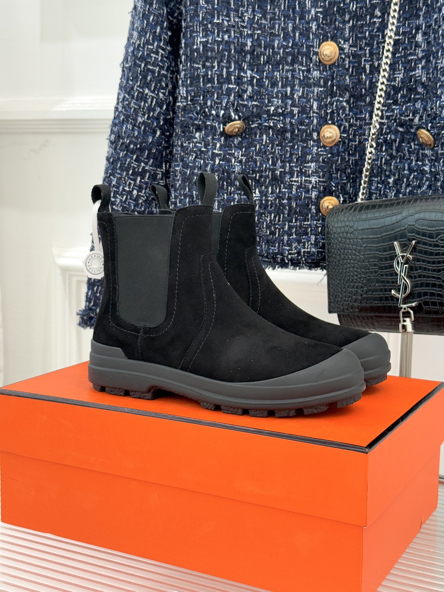 Hermès/爱马仕25WF新品复古切尔西休闲厚底短靴以「Au Galop」马术基因对话都市美学这款短靴