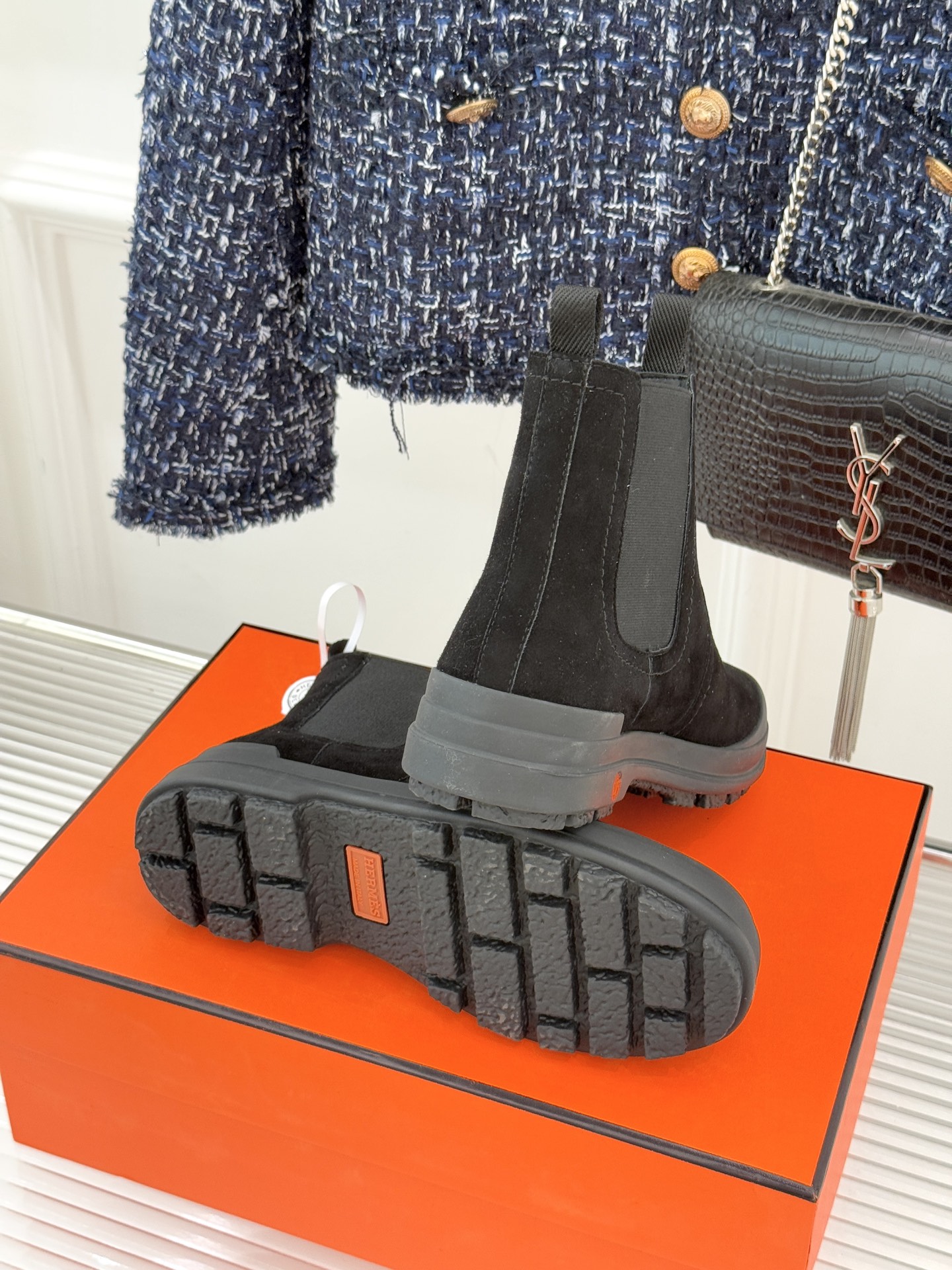 Hermès/爱马仕25WF新品复古切尔西休闲厚底短靴以「Au Galop」马术基因对话都市美学这款短靴