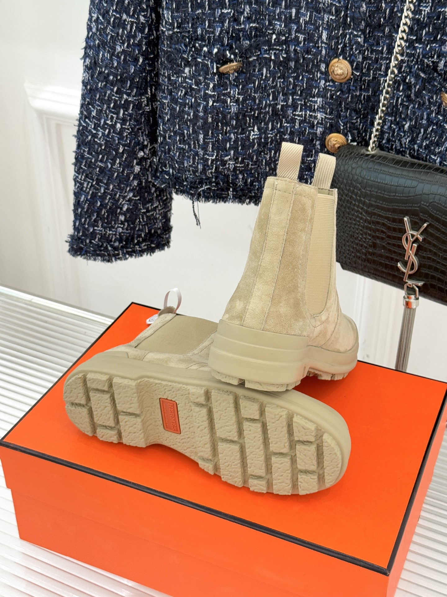 Hermès/爱马仕25WF新品复古切尔西休闲厚底短靴以「Au Galop」马术基因对话都市美学这款短靴