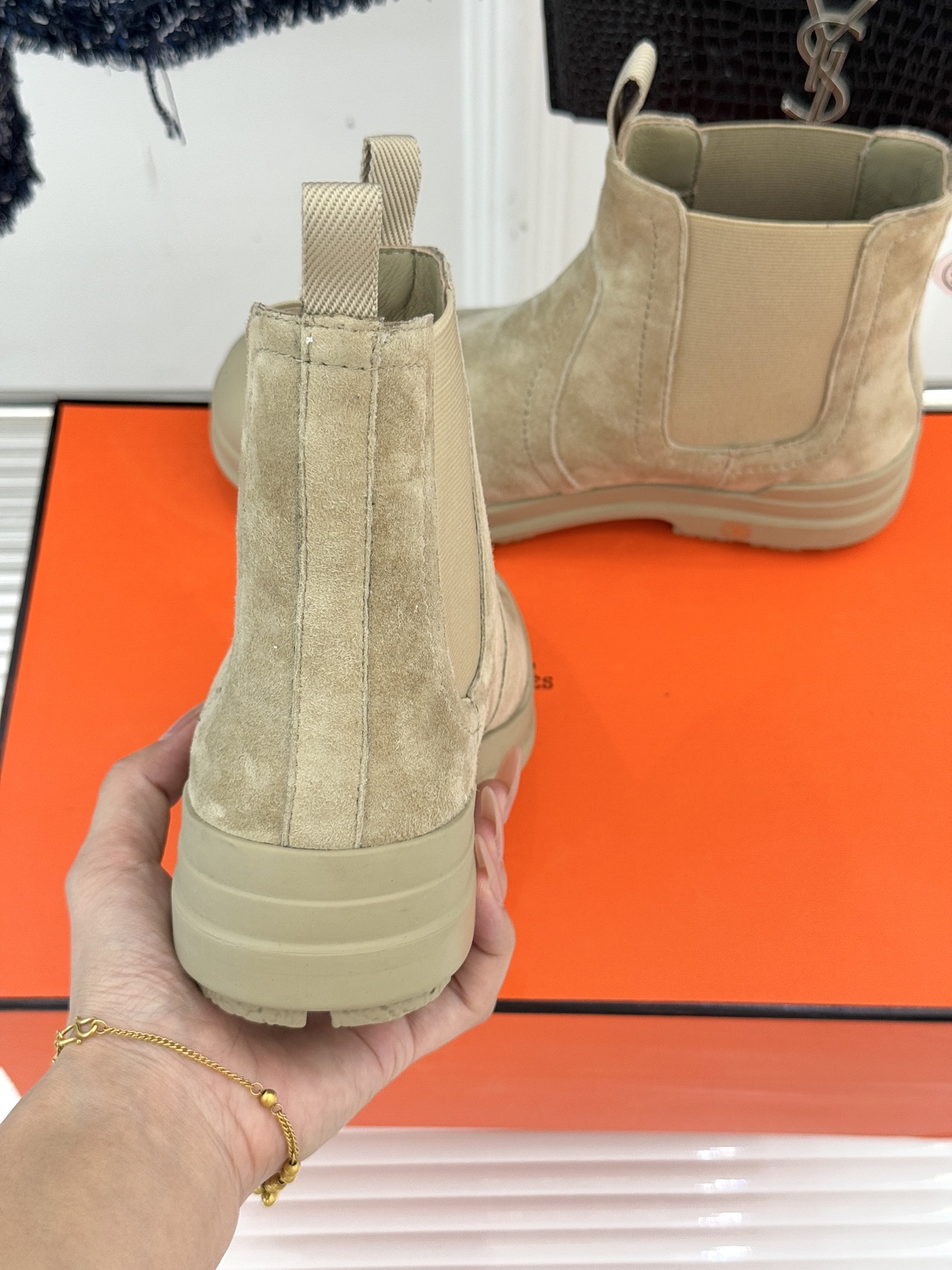 Hermès/爱马仕25WF新品复古切尔西休闲厚底短靴以「Au Galop」马术基因对话都市美学这款短靴