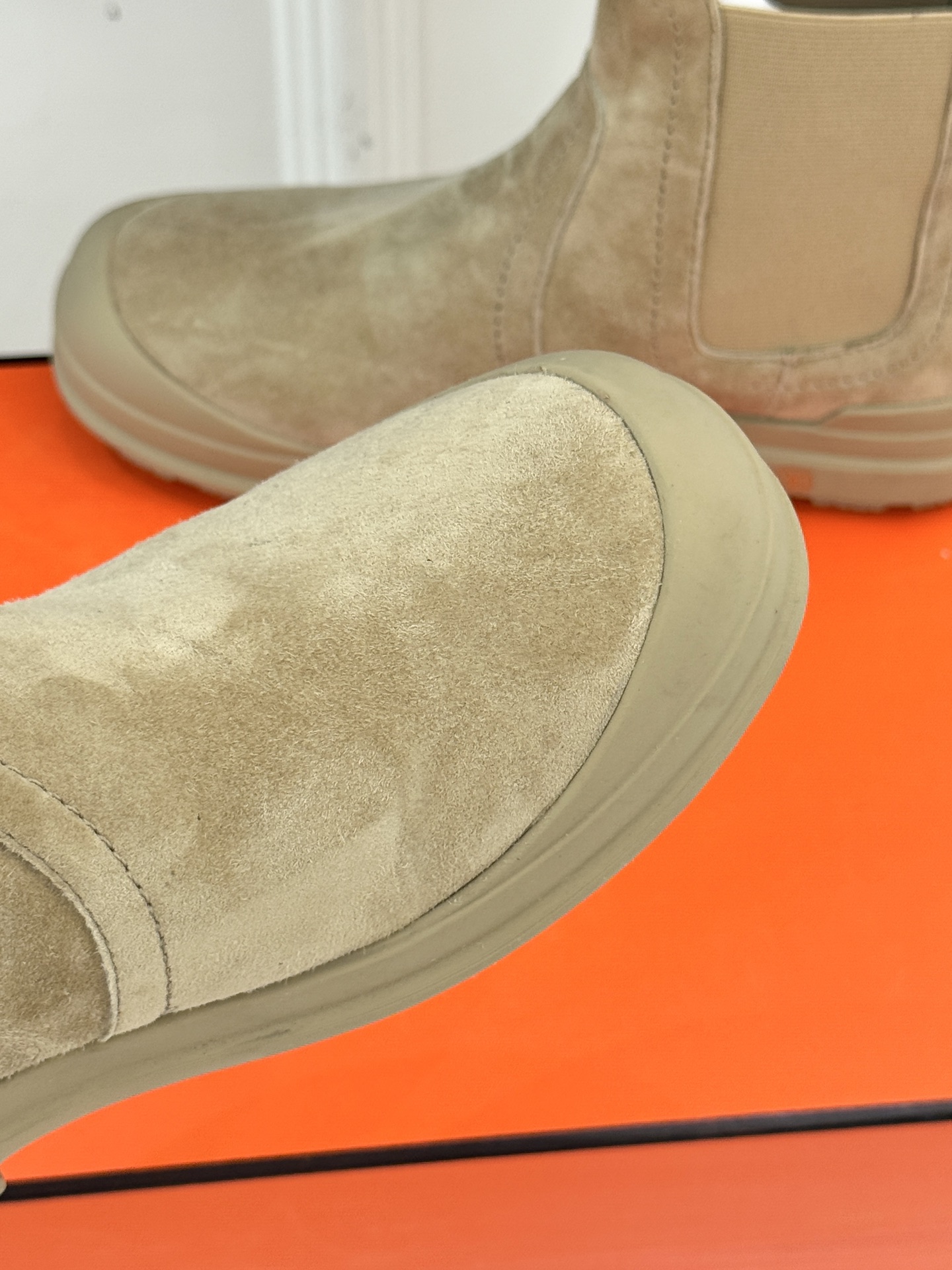 Hermès/爱马仕25WF新品复古切尔西休闲厚底短靴以「Au Galop」马术基因对话都市美学这款短靴