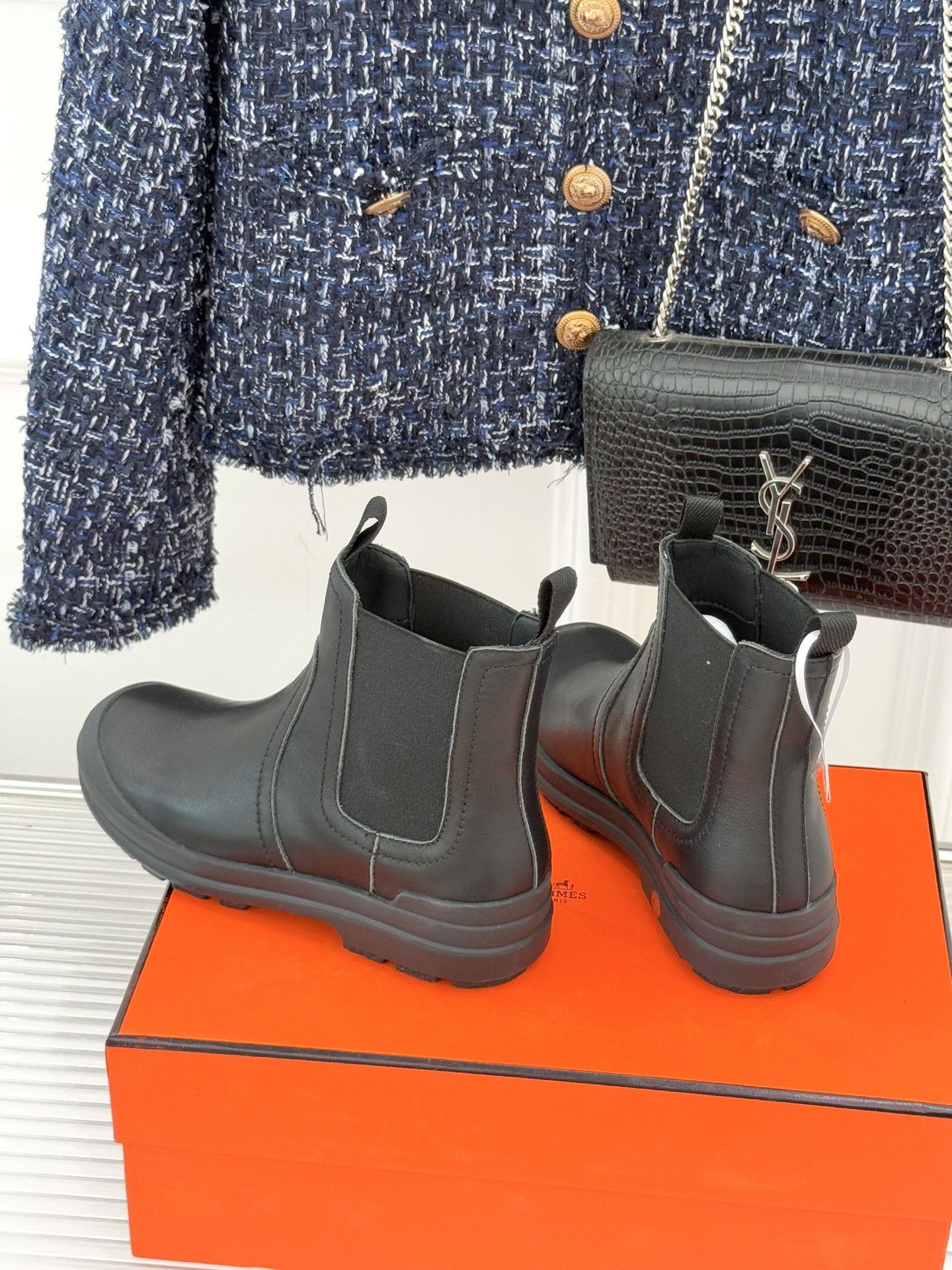 Hermès/爱马仕25WF新品复古切尔西休闲厚底短靴以「Au Galop」马术基因对话都市美学这款短靴