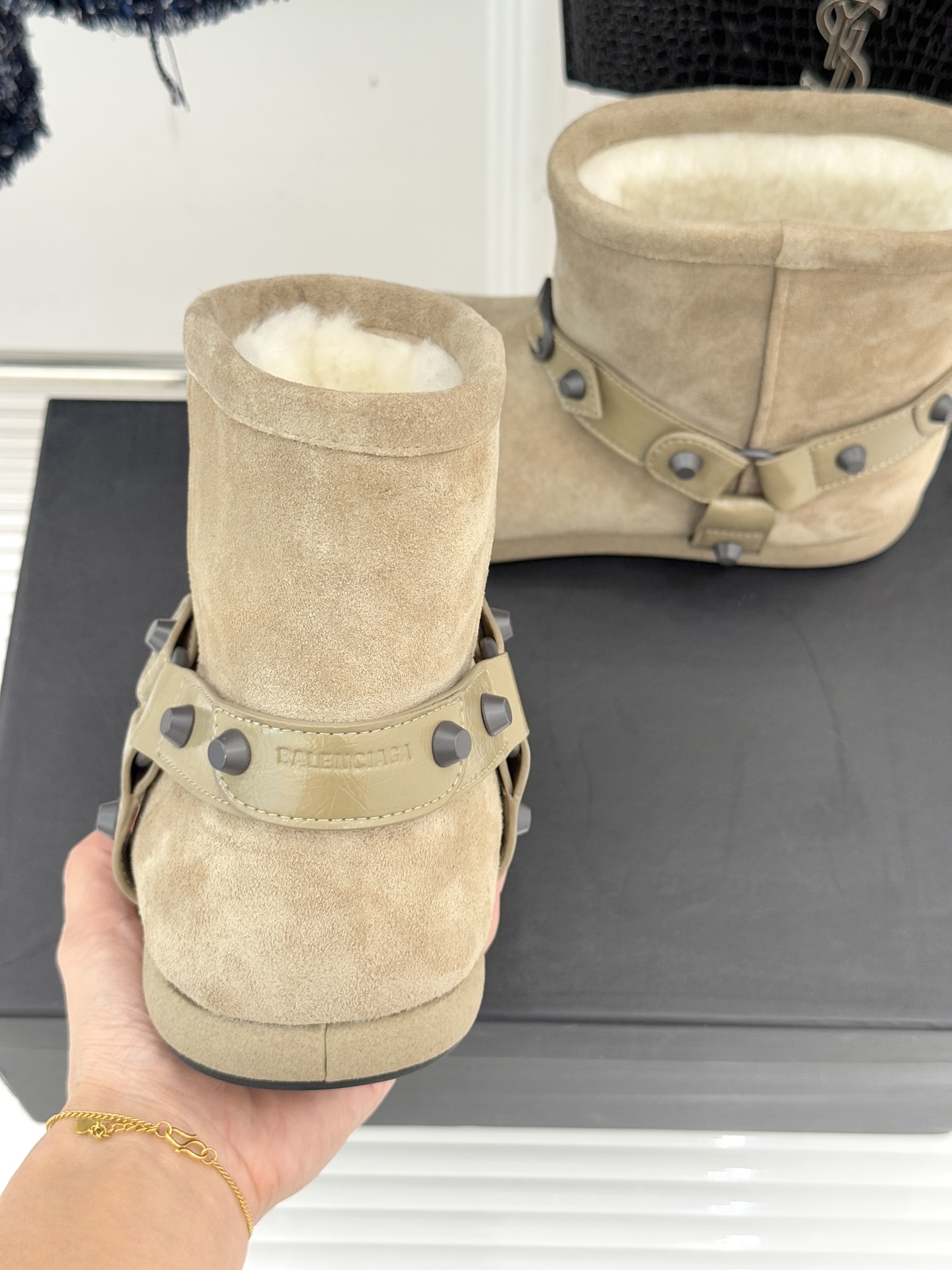 Balenciaga/巴黎世家25WF新品铆钉皮带厚底雪地靴当寒冬鞋履的实用主义遭遇Demna 标志性的