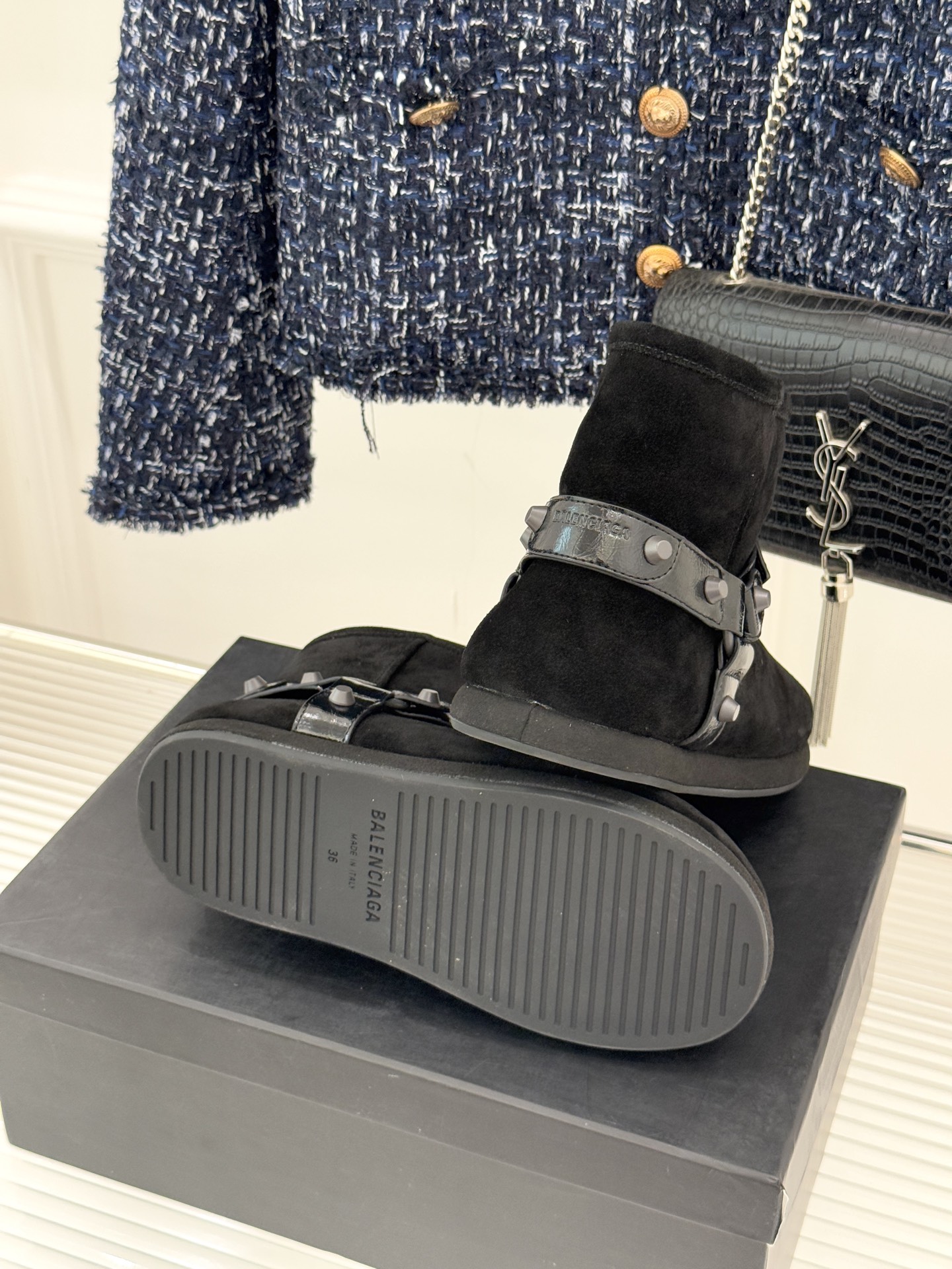 Balenciaga/巴黎世家25WF新品铆钉皮带厚底雪地靴当寒冬鞋履的实用主义遭遇Demna 标志性的