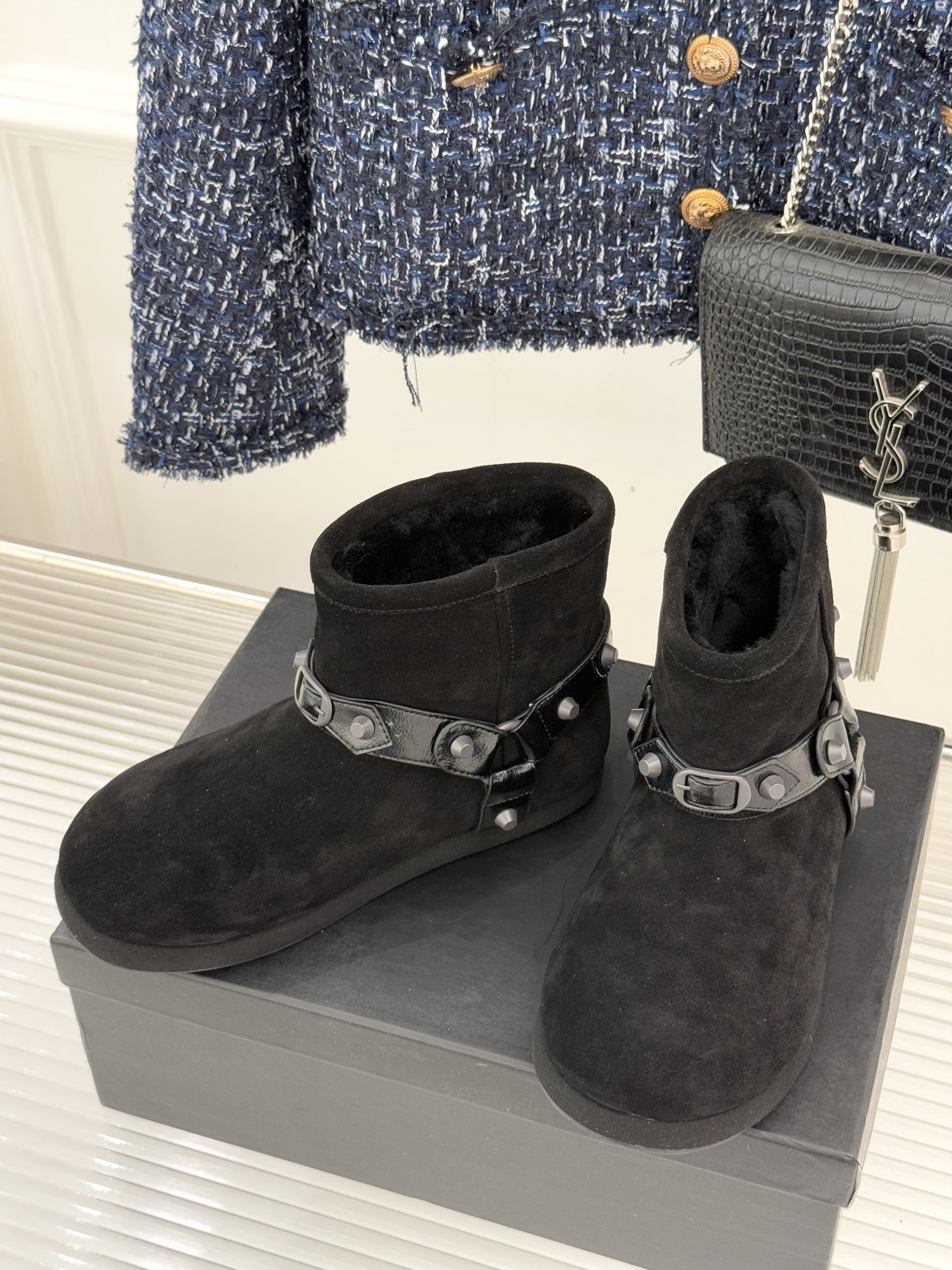 Balenciaga/巴黎世家25WF新品铆钉皮带厚底雪地靴当寒冬鞋履的实用主义遭遇Demna 标志性的