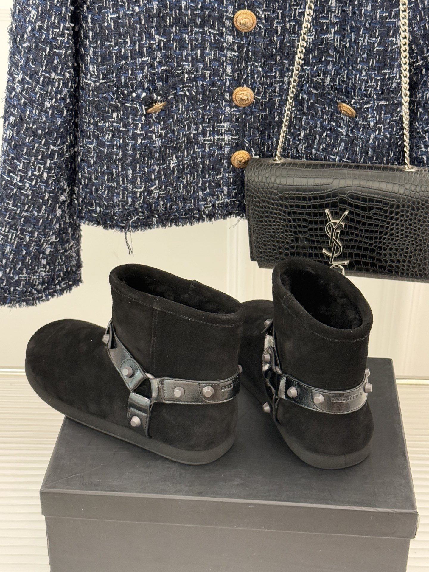 Balenciaga/巴黎世家25WF新品铆钉皮带厚底雪地靴当寒冬鞋履的实用主义遭遇Demna 标志性的